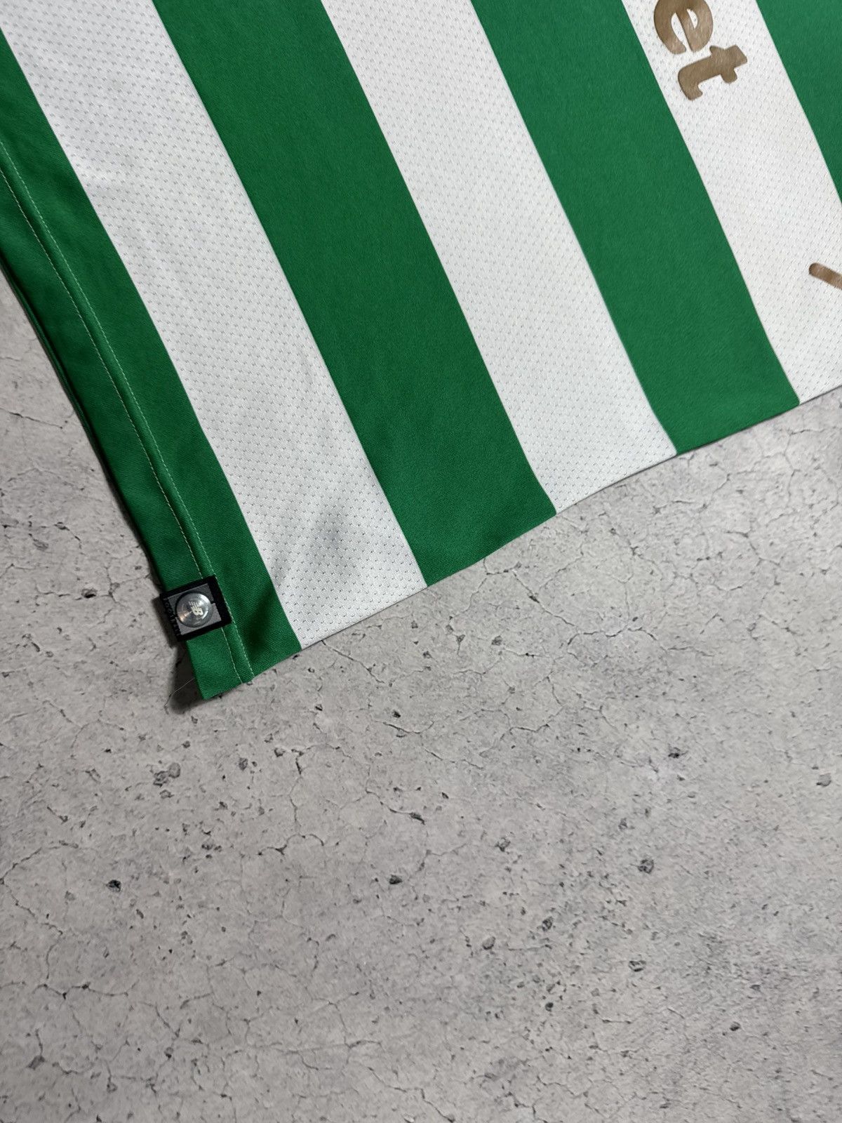 New Balance New Balance FC Celtic 2017/2018 Home Vintage Soccer Jersey Size US M / EU 48-50 / 2 - 2 Thumbnail