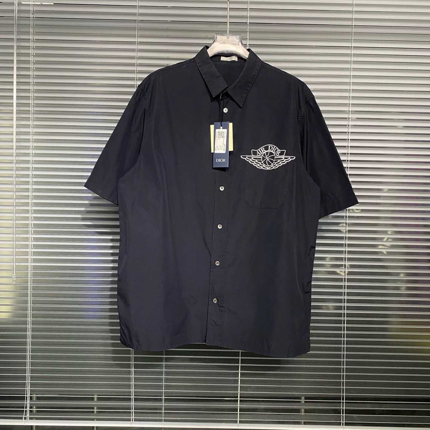 Dior dior short sleeve shirt with air jordan design Size US L / EU 52-54 / 3 - 1 Thumbnail