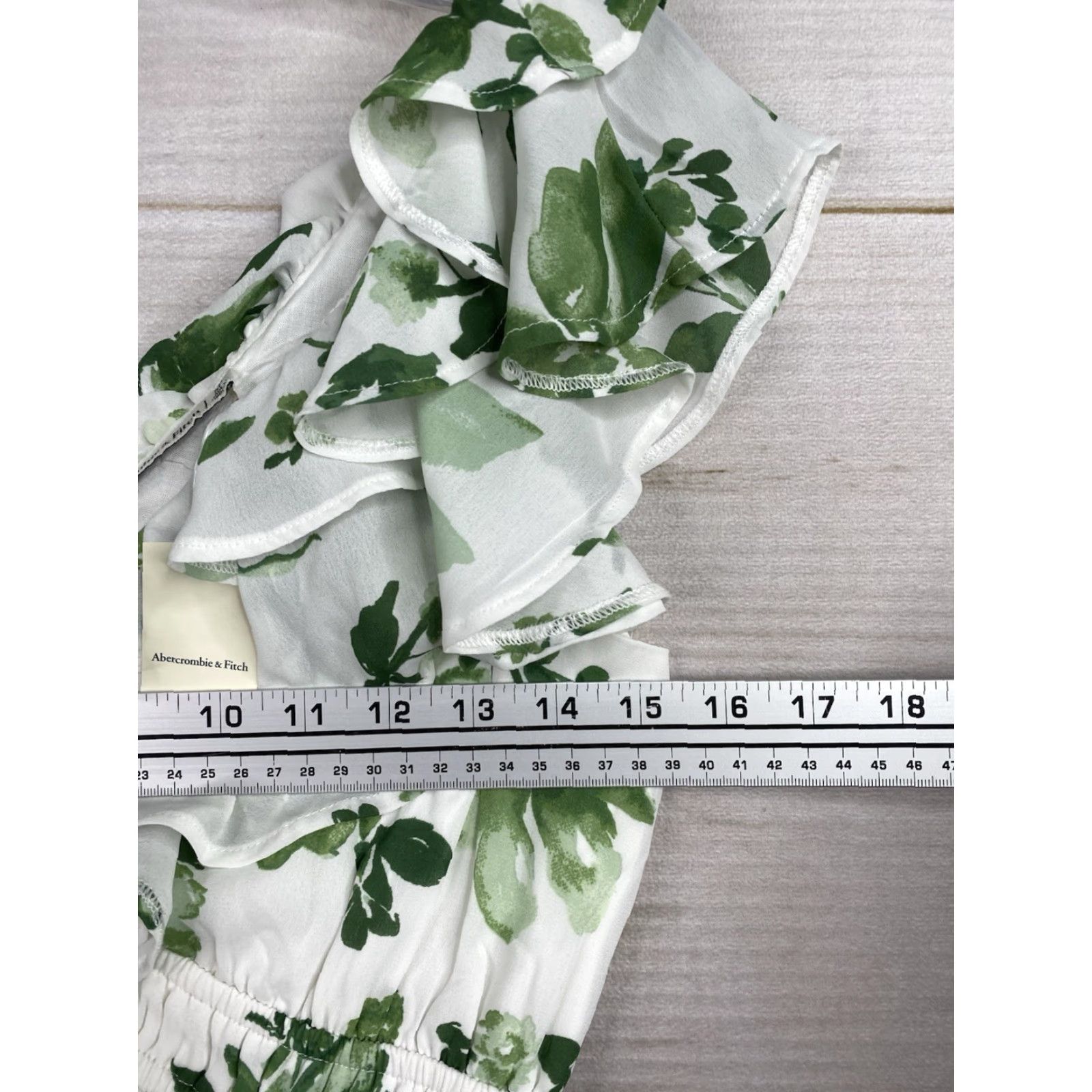 Abercrombie & Fitch Abercrombie & Fitch Dress Short Sleeve Floral Ruffle V-Neck Petite Green Multicolor Lined Smocked Mini PS Womens Size S / US 4 / IT 40 - 5 Thumbnail