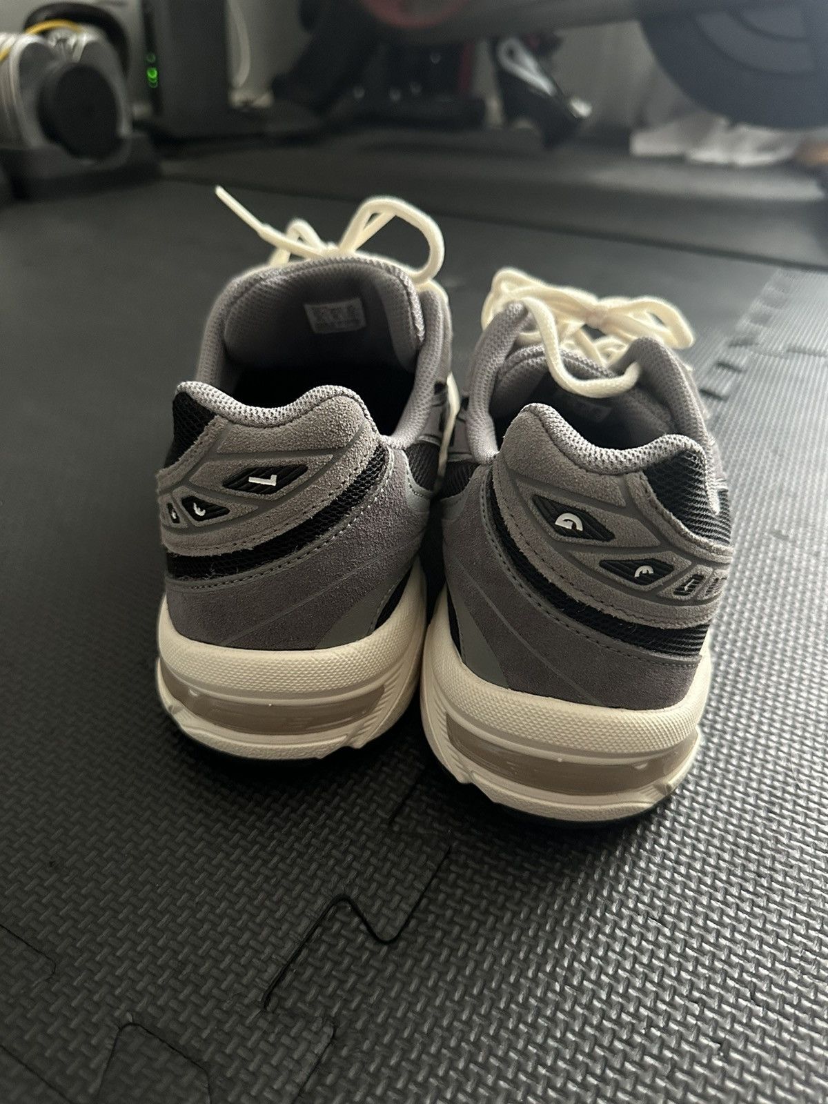 Asics ASICS 1130 Size US 9.5 / EU 42-43 - 3 Thumbnail