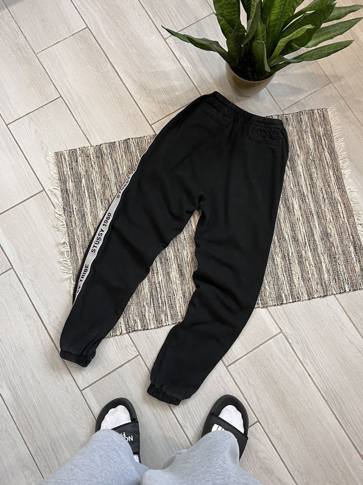 Stussy × Vintage Rare Vintage Stussy Sweatpants Black logo faded velours Size 30" / US 8 / IT 44 - 2 Thumbnail