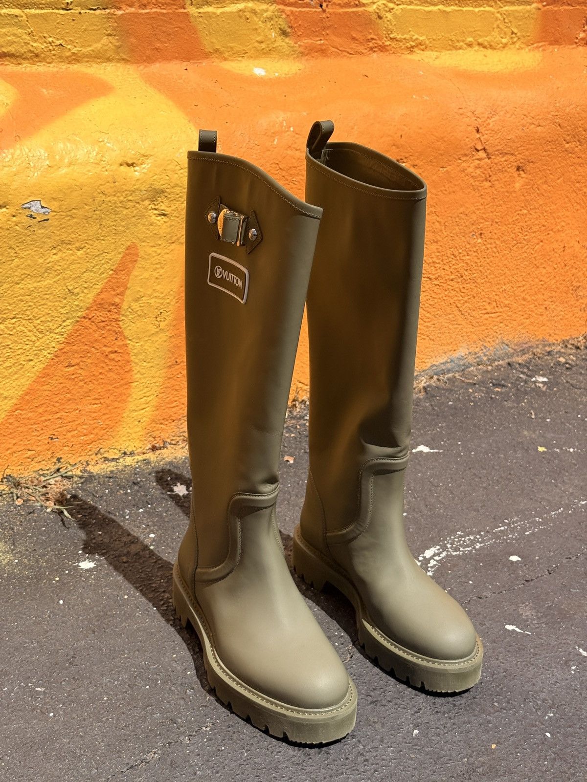 Louis Vuitton Louis Rubber Rain Boots Size US 8 / IT 38 - 1 Thumbnail