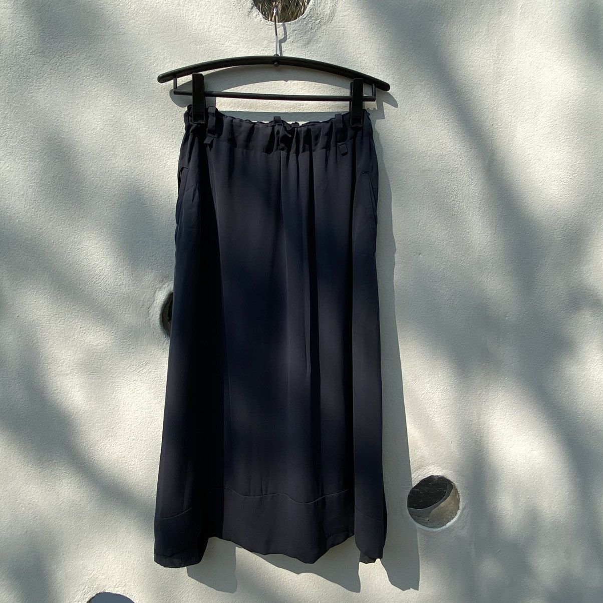 Issey Miyake ISSEY MIYAKE Dark Gray Chiffon Skort with Smocked Waist Size 27" / US 4 / IT 40 - 19 Thumbnail