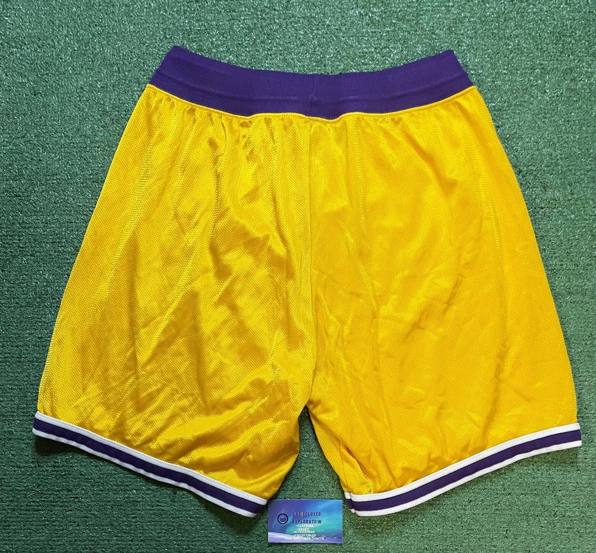 Champion Vintage 1990s Los Angeles Lakers champion shorts Size US 36 / EU 52 - 2 Thumbnail