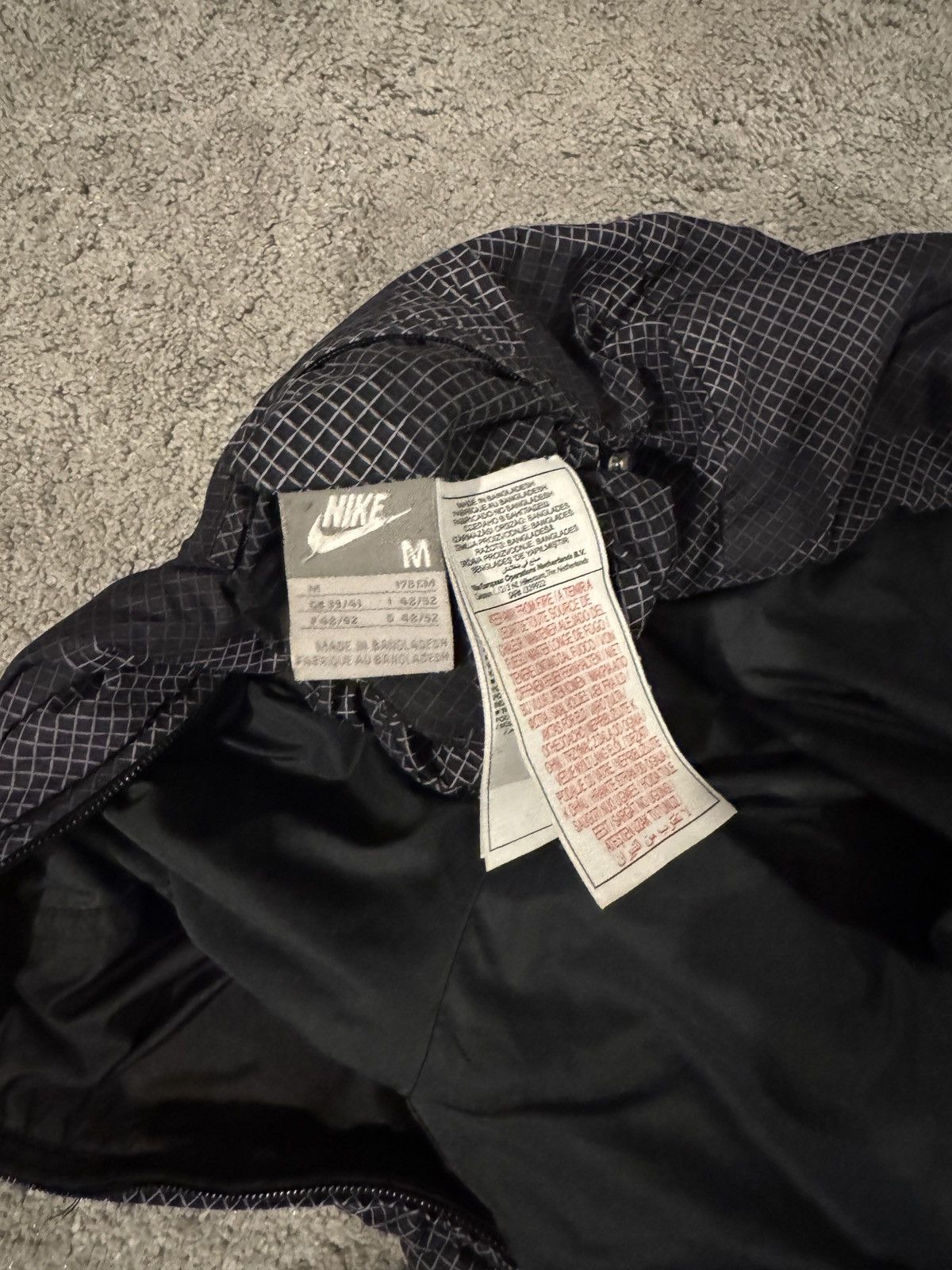 Nike Vintage Nike Air Max LTD Reversible Jacket - Size M Size US M / EU 48-50 / 2 - 5 Thumbnail