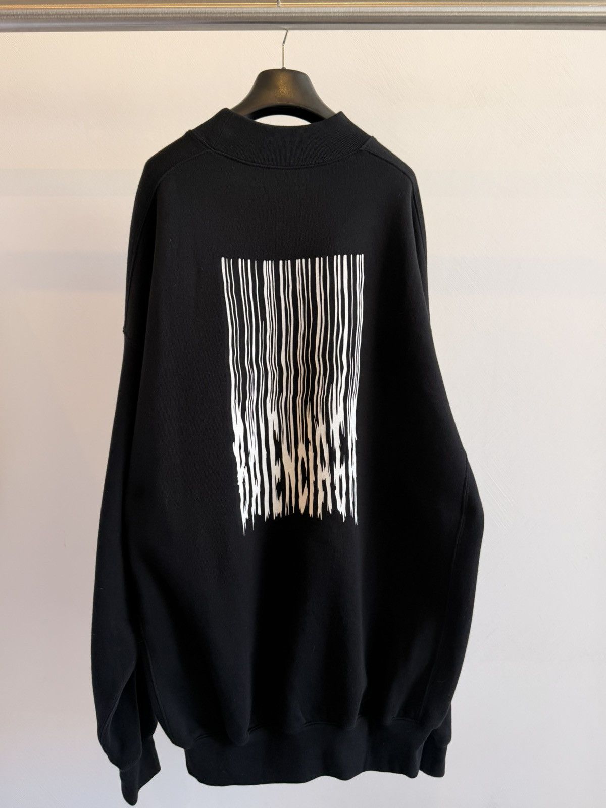 Balenciaga Balenciaga Oversized Logo Barcode Sweater Black Size XS Size US XS / EU 42 / 0 - 7 Thumbnail