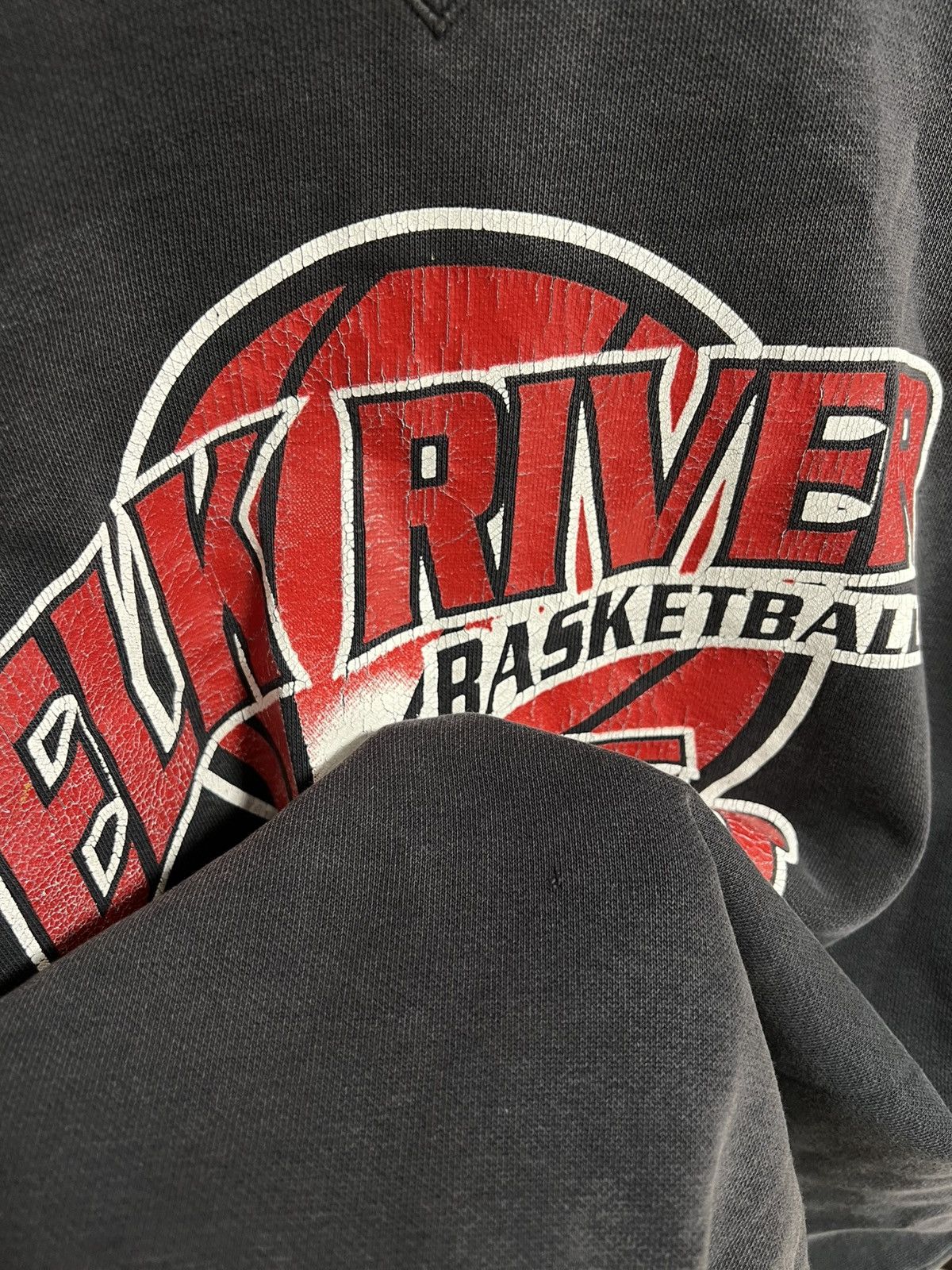 Nike × Vintage Vintage Nike Sweatshirt Elk River Basketball Crew Neck Sz L Size US L / EU 52-54 / 3 - 6 Thumbnail