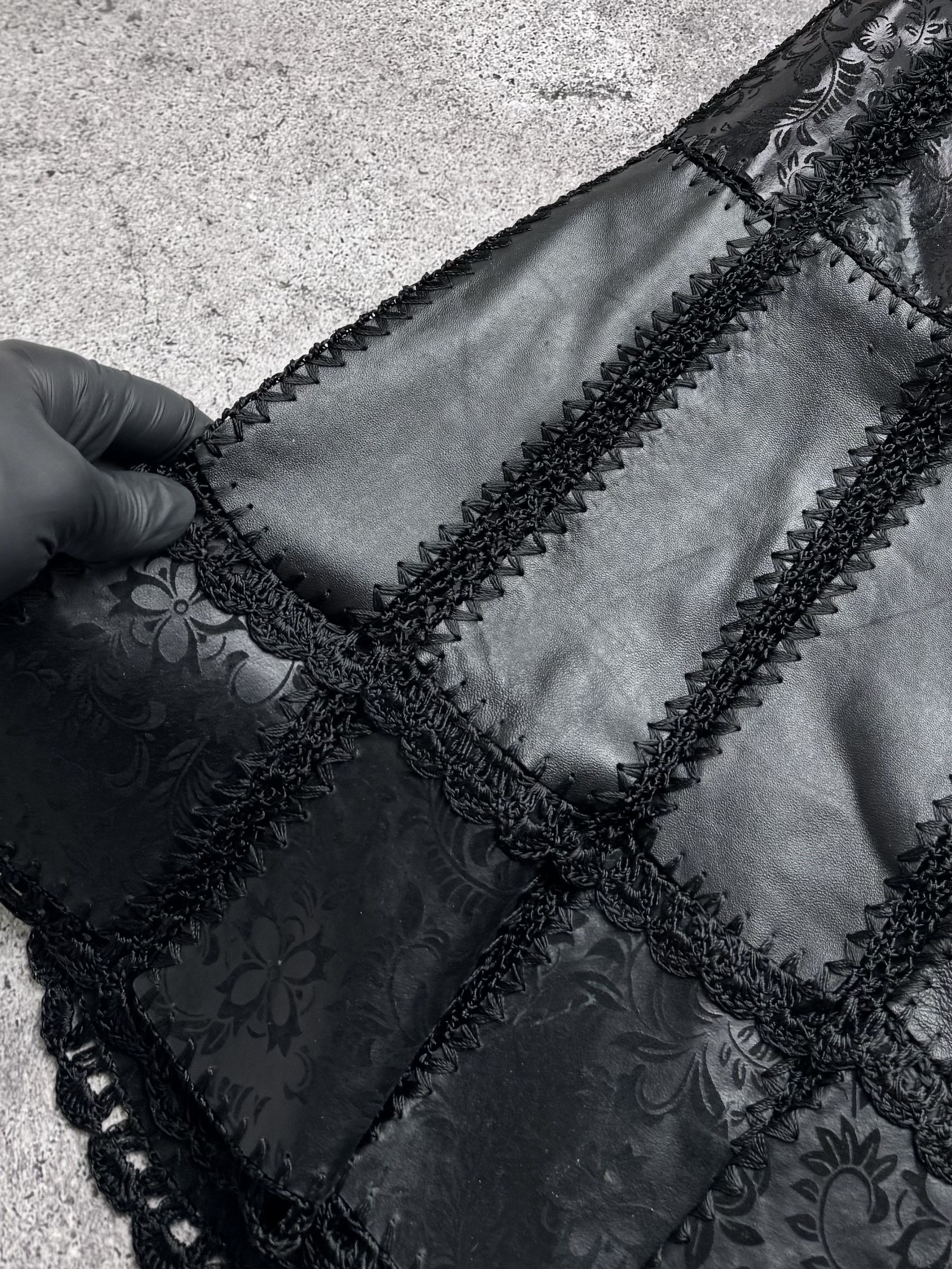 Vintage Vintage Genuine Leather Patchwork Skirt Lace Panel (E8) Size 27" / US 4 / IT 40 - 6 Thumbnail