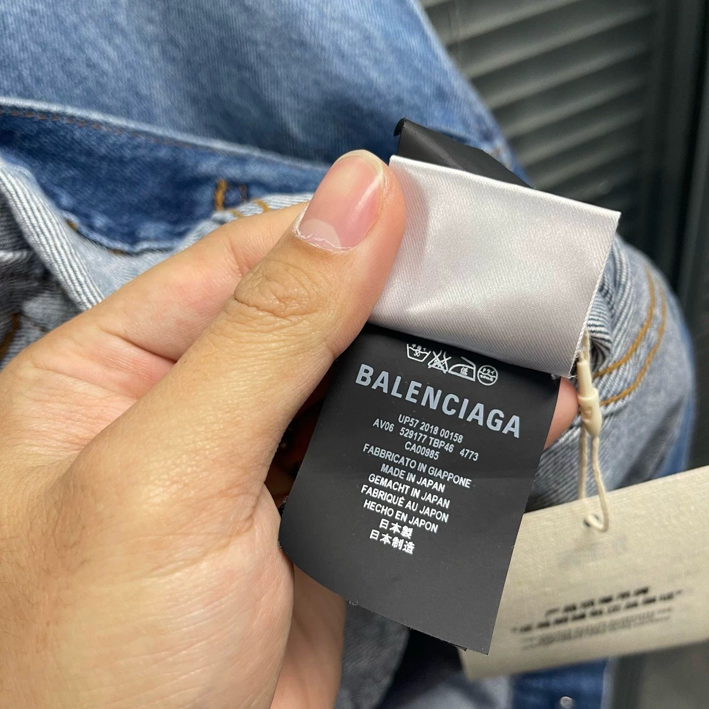 Balenciaga Balenciaga back big logo denim jacket 34 99 new Size US XL / EU 56 / 4 - 4 Thumbnail
