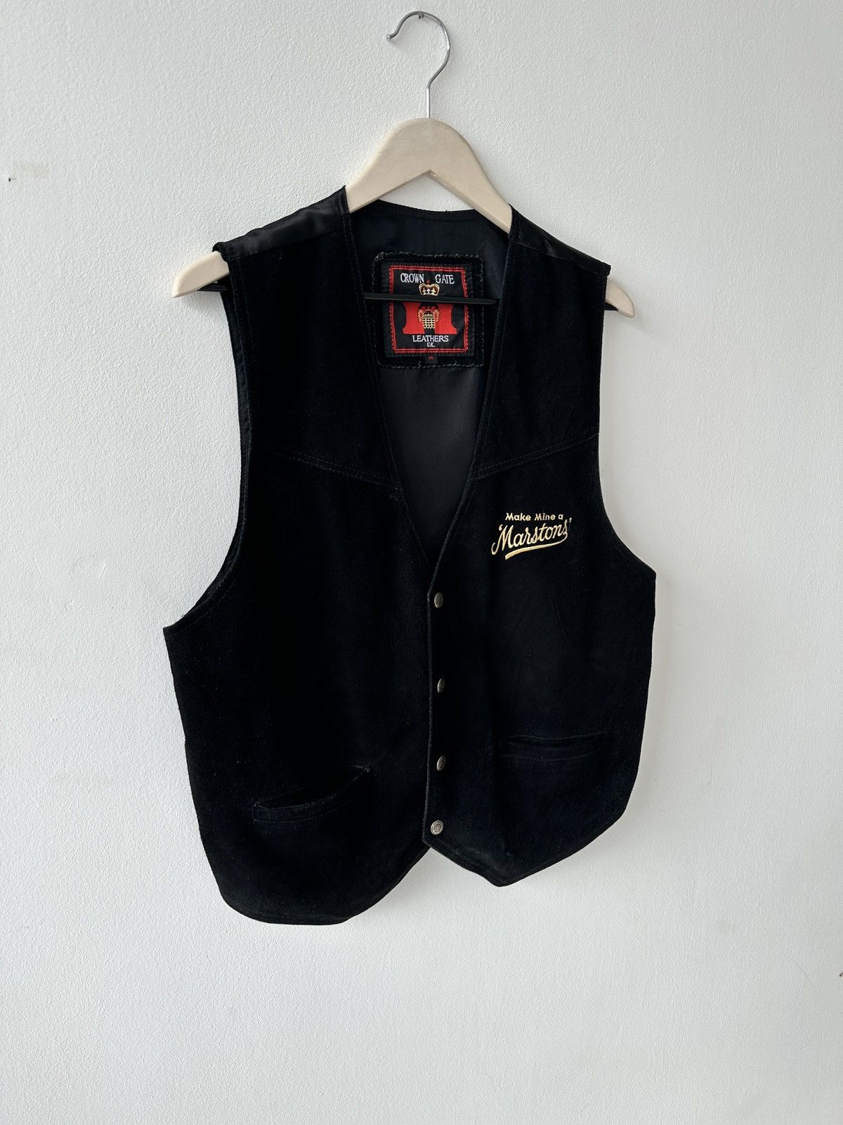 Japanese Brand × Vintage Black leather vest with embroidered logo and button-up Size US M / EU 48-50 / 2 - 3 Thumbnail