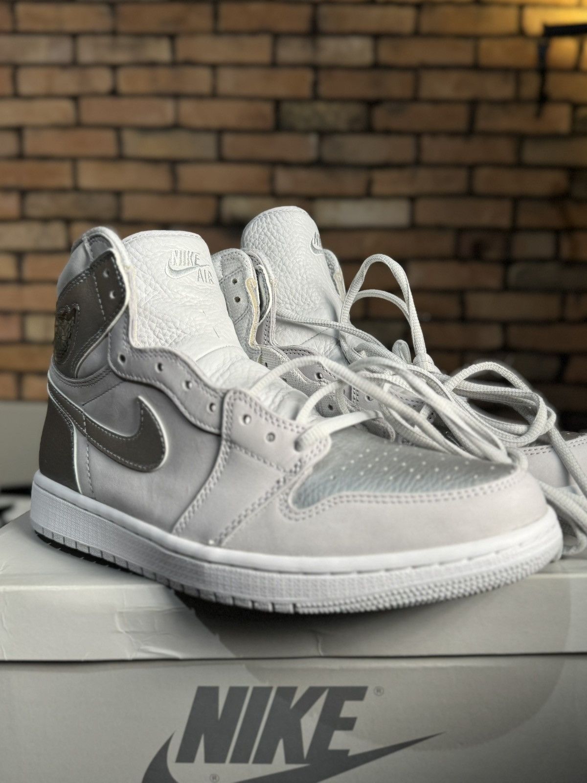 Jordan Brand RETRO 1 HI OG CO JP METALLIC SILVER Size US 10 / EU 43 - 3 Thumbnail