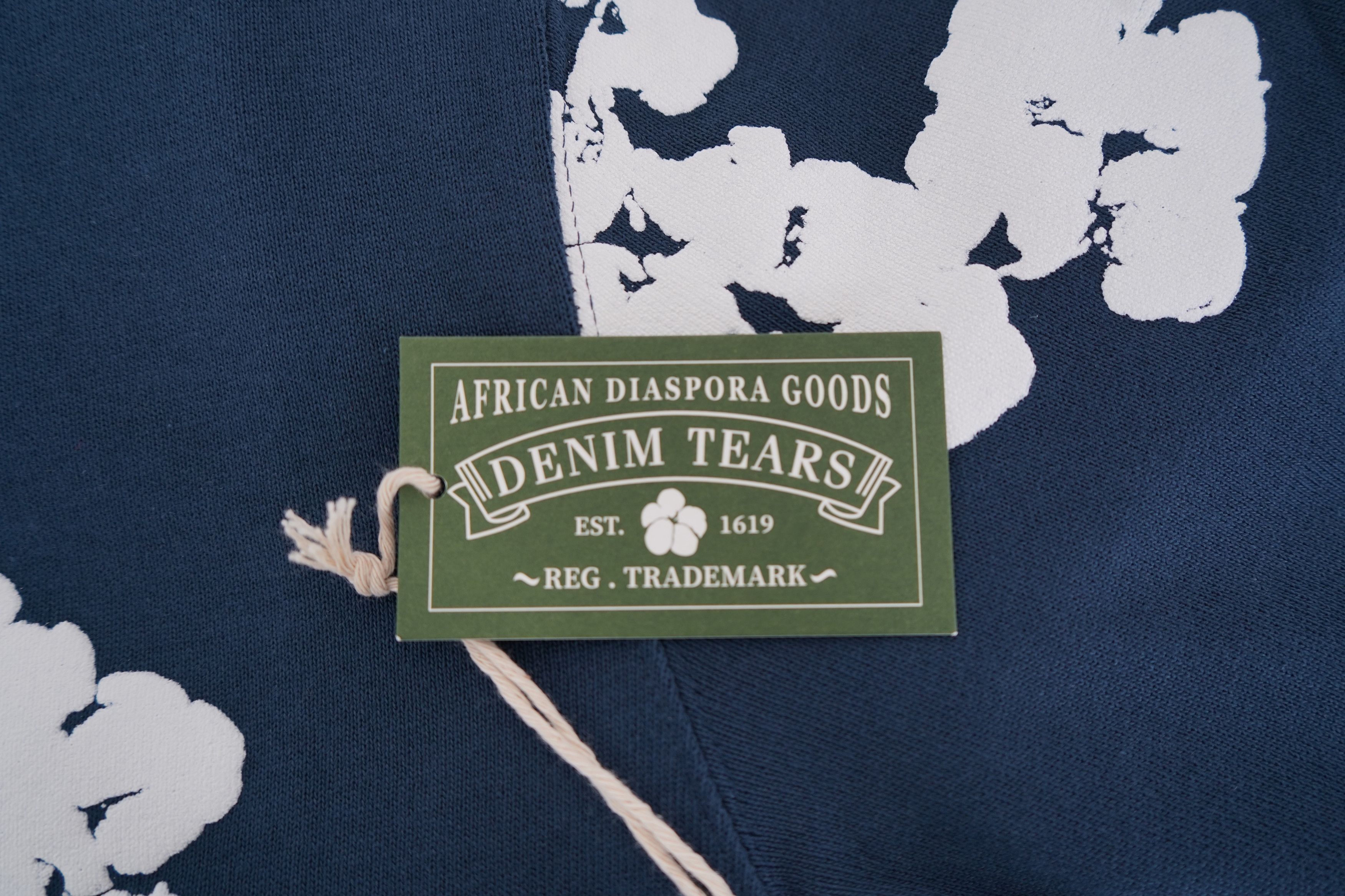 DENIM TEARS Denim Tears Long-Sleeve Wreath Tee Navy S Size US S / EU 44-46 / 1 - 5 Thumbnail