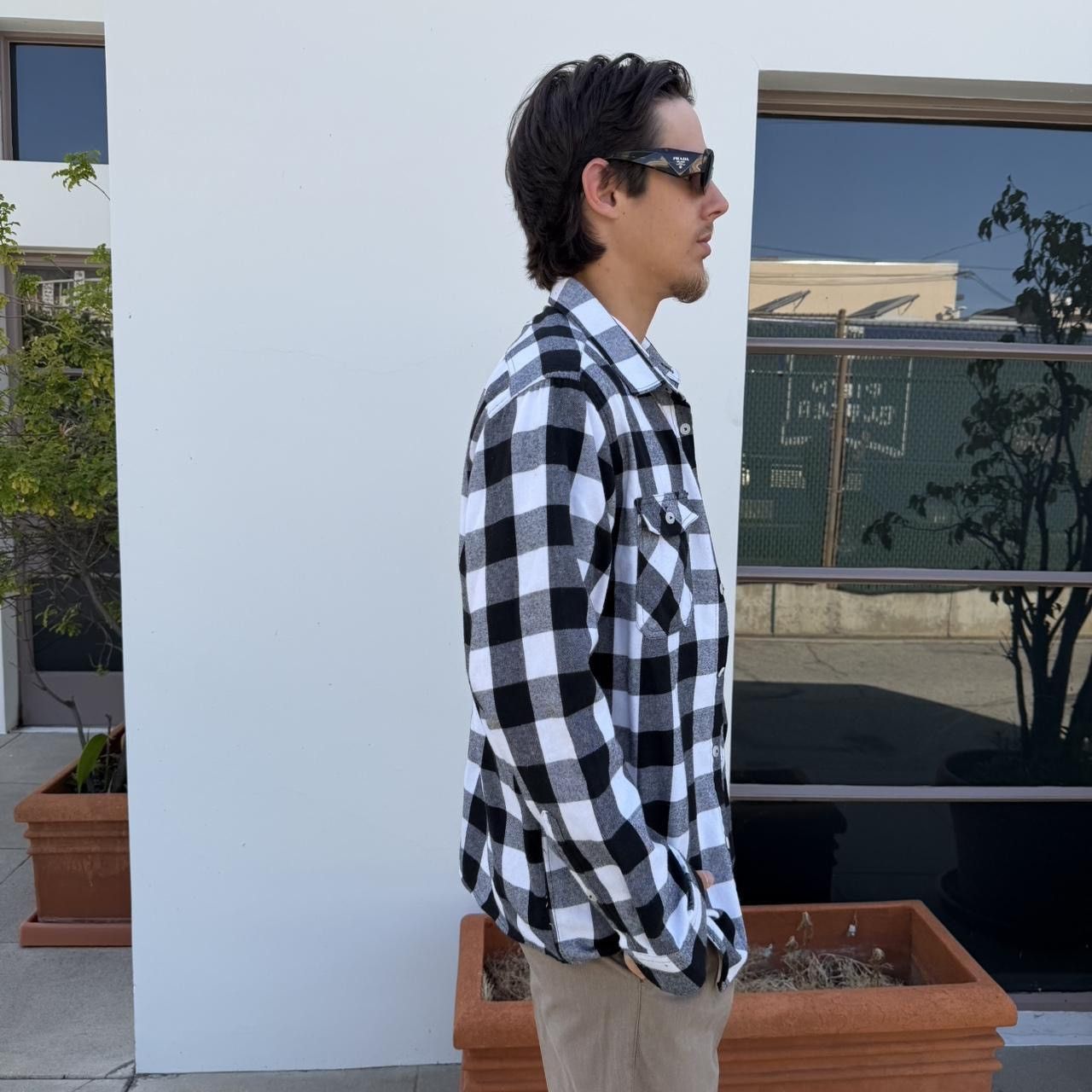 Carhartt Men’s black + white plaid flannel button down shirt sz L Size US L / EU 52-54 / 3 - 4 Thumbnail