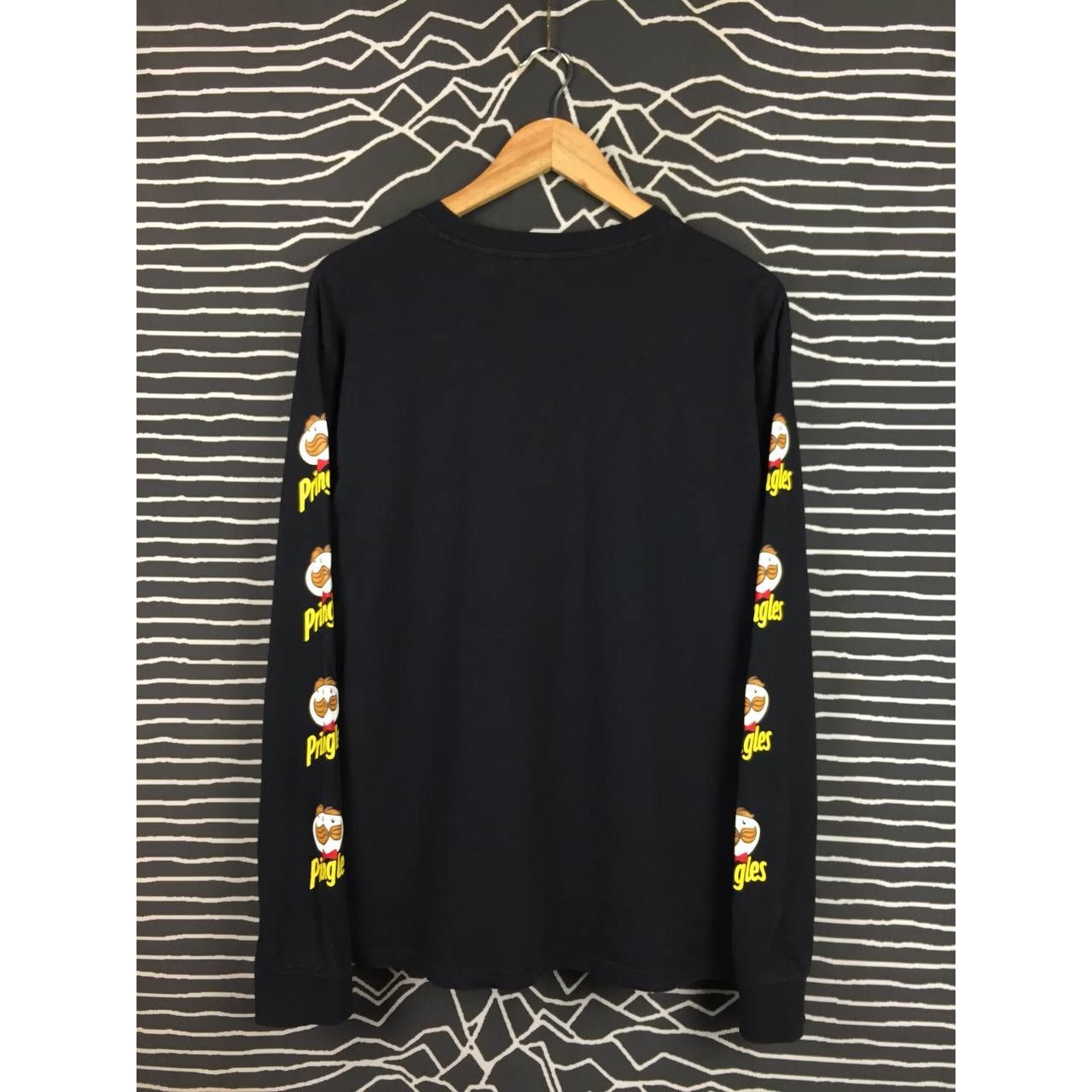 Divided × H&M H&M Pringles Potato Chips Once You Pop You Can't Stop Tee Size US L / EU 52-54 / 3 - 5 Thumbnail