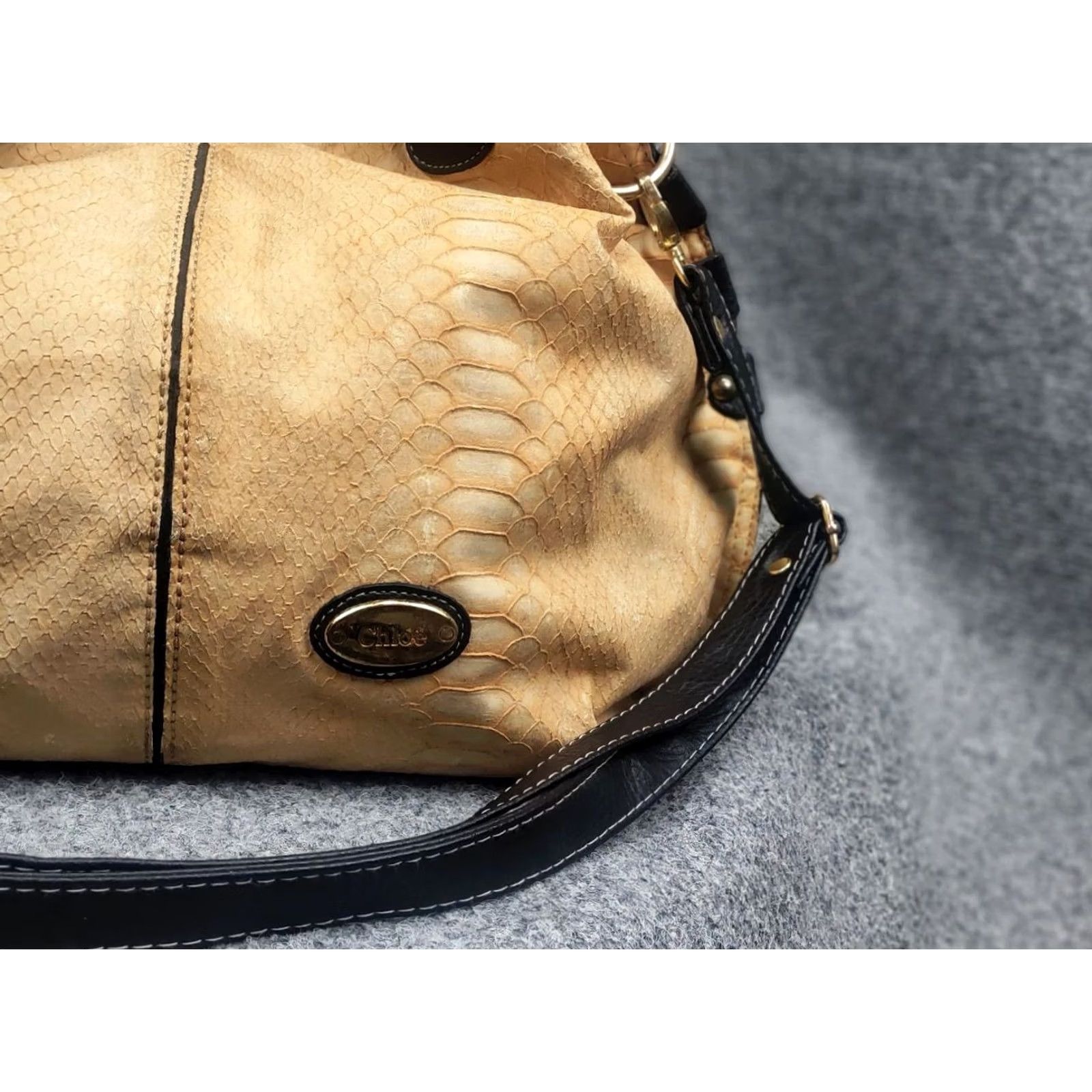 Logo 7 VINTAGE Chloe Style Logo beige bag with snakeskin texture and black handles Y2K Bag Size ONE SIZE - 7 Thumbnail