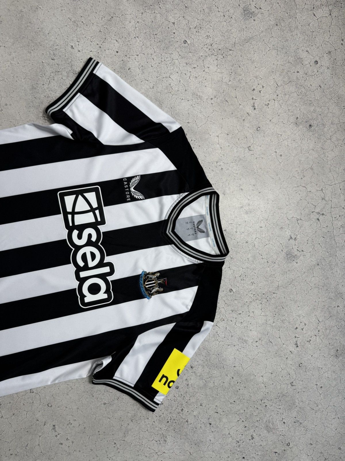 Vintage Castore FC Newcastle United 2023/2024 Soccer Jersey Size US XL / EU 56 / 4 - 5 Thumbnail