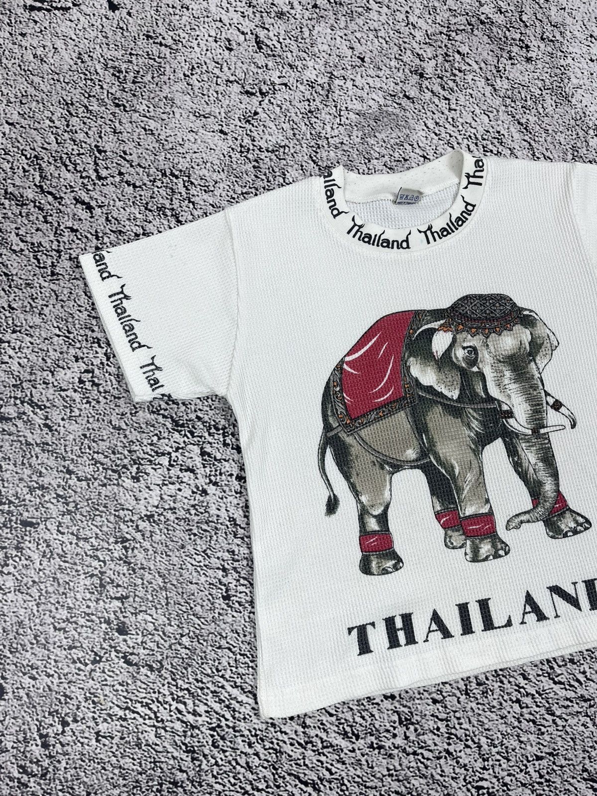 Vintage Vintage Thailand Logo Elephant 90s crop top size L Size L / US 10 / IT 46 - 2 Thumbnail