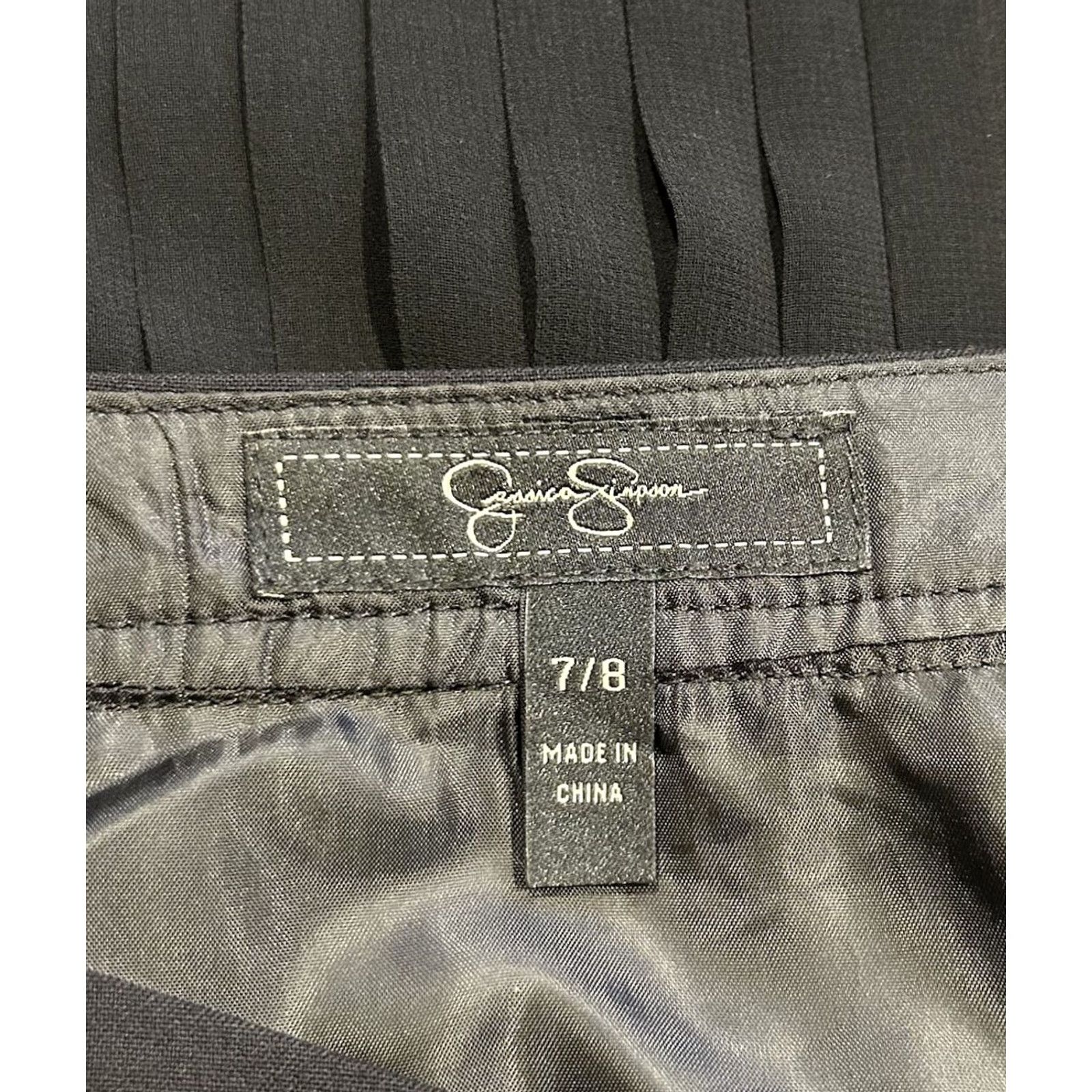Jessica Simpson Jessica Simpson Mini Skirt Skirt Women 7/8 Black Pleated Zipper Vintage No Size 7/8 Casual Retro Preppy T-35 Size 28" / US 6 / IT 42 - 5 Thumbnail