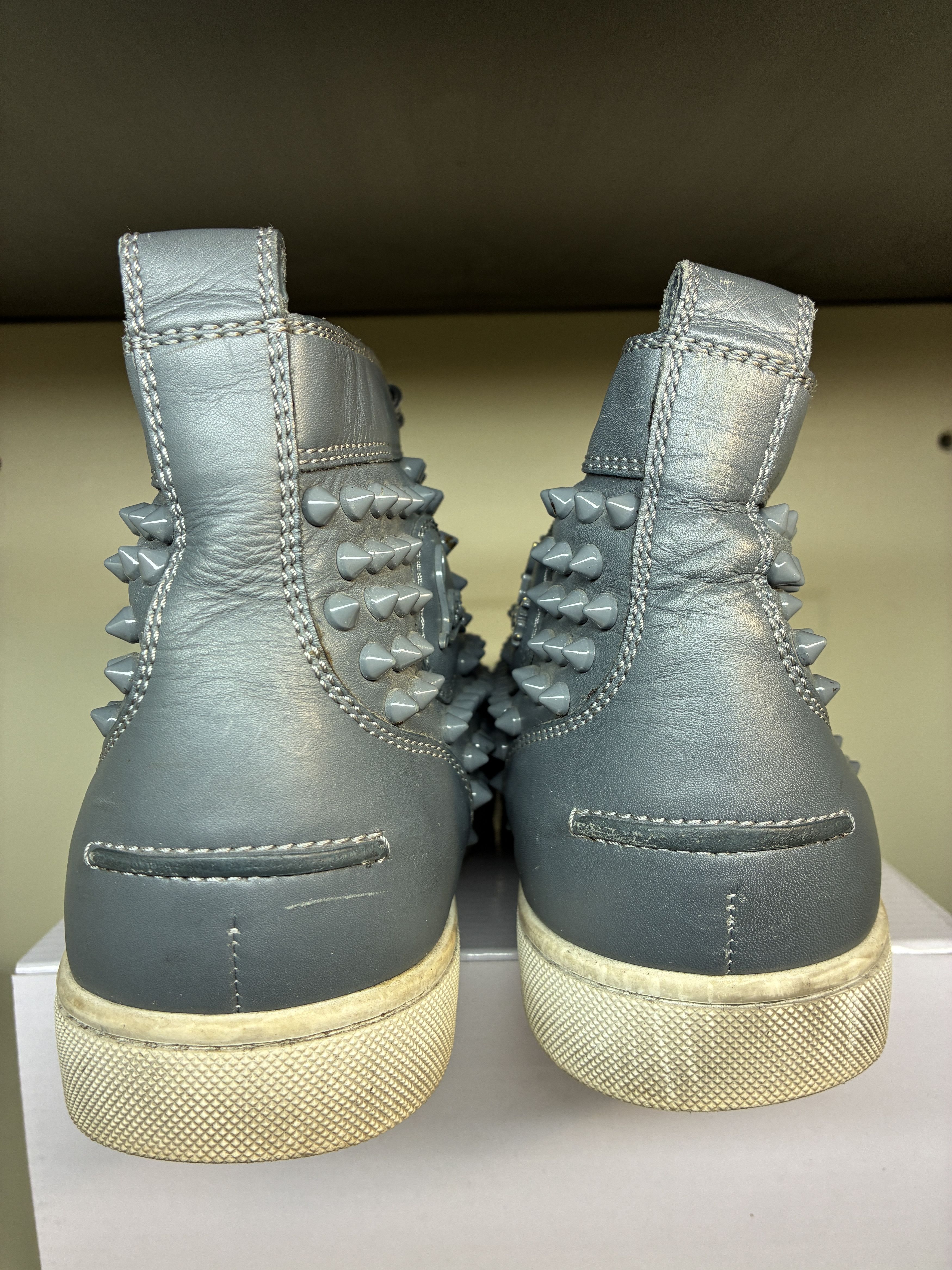 Christian Louboutin CHRISTIAN LOUBOUTIN HIGH TOP LOUIS FLAT SPIKES GRAY SQUALE Size US 9 / EU 42 - 3 Thumbnail