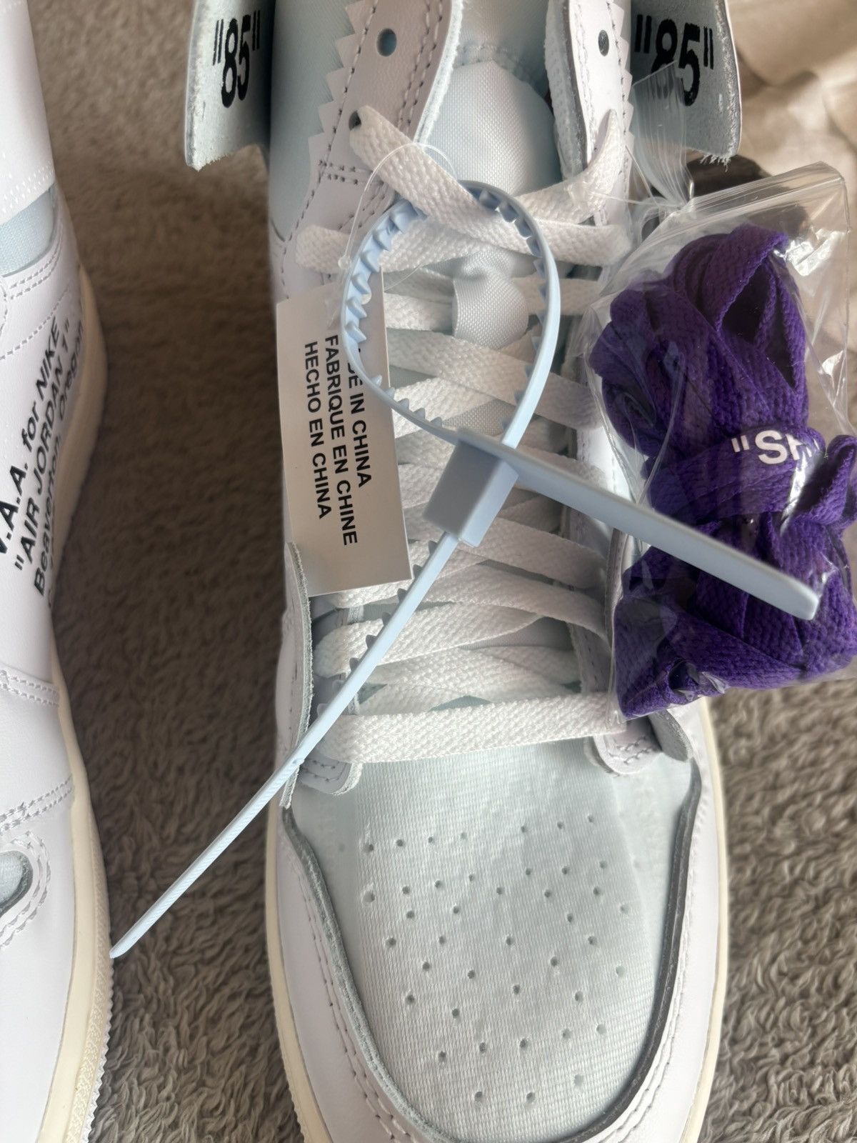 Jordan Brand × Off-White Jordan 1 High OG V.A.A Alaska Archive Size US 9 / EU 42 - 10 Thumbnail