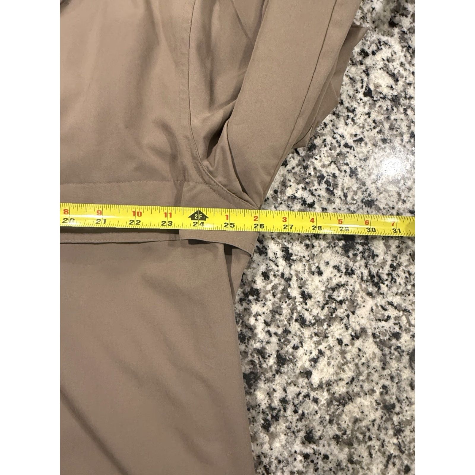 Vintage VINTAGE L.L. Bean Traveler Jacket Khaki Brown Reg XL Utility Vented Zipped Field Chore Jacket 90s Outdoor Workwear Mens Size US XL / EU 56 / 4 - 4 Thumbnail