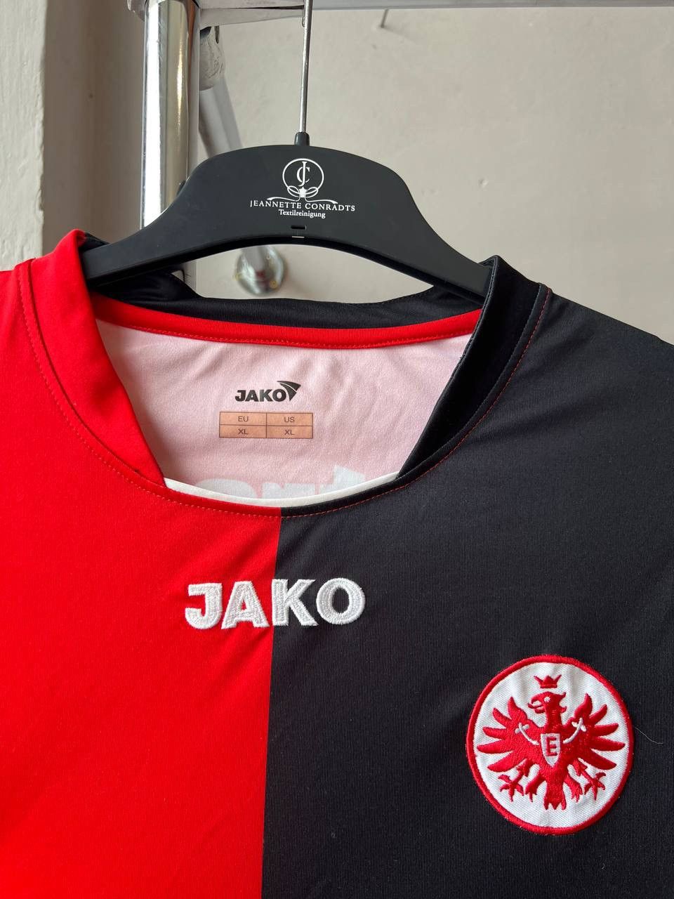 Vintage 2007/08 EINTRACHT FRANKFURT #18 HOME SOCCER JERSEY JAKO RARE Size US XL / EU 56 / 4 - 5 Thumbnail