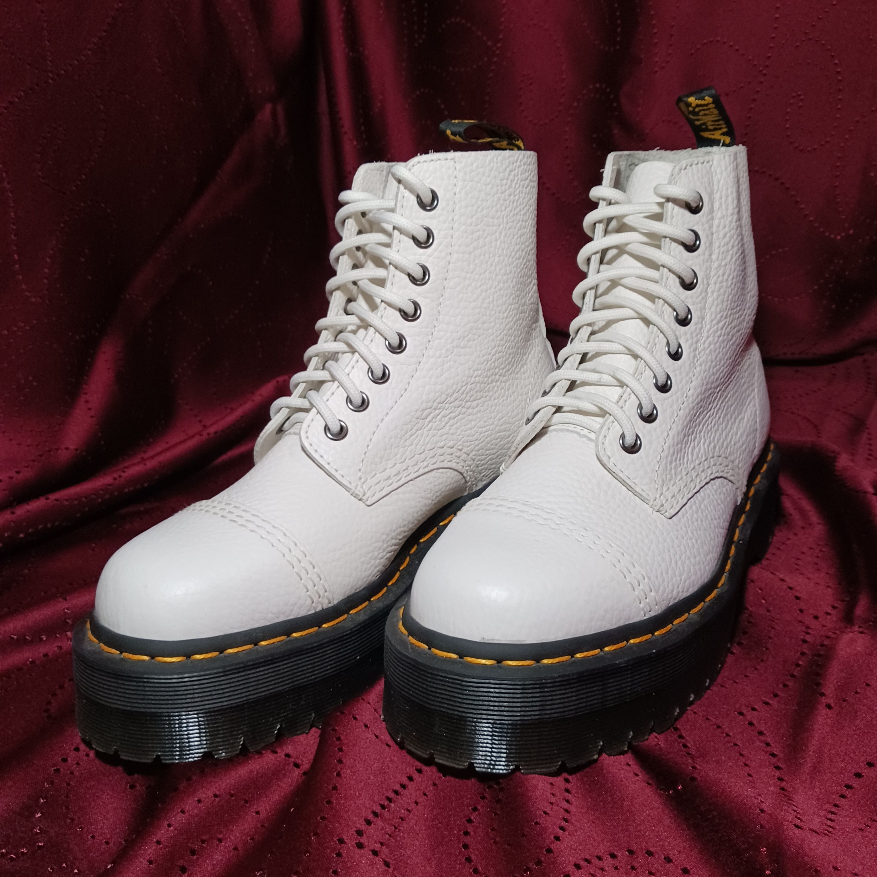 Dr. Martens Dr. Martens White Sinclair Boots W8 Size US 8 / IT 38 - 5 Thumbnail