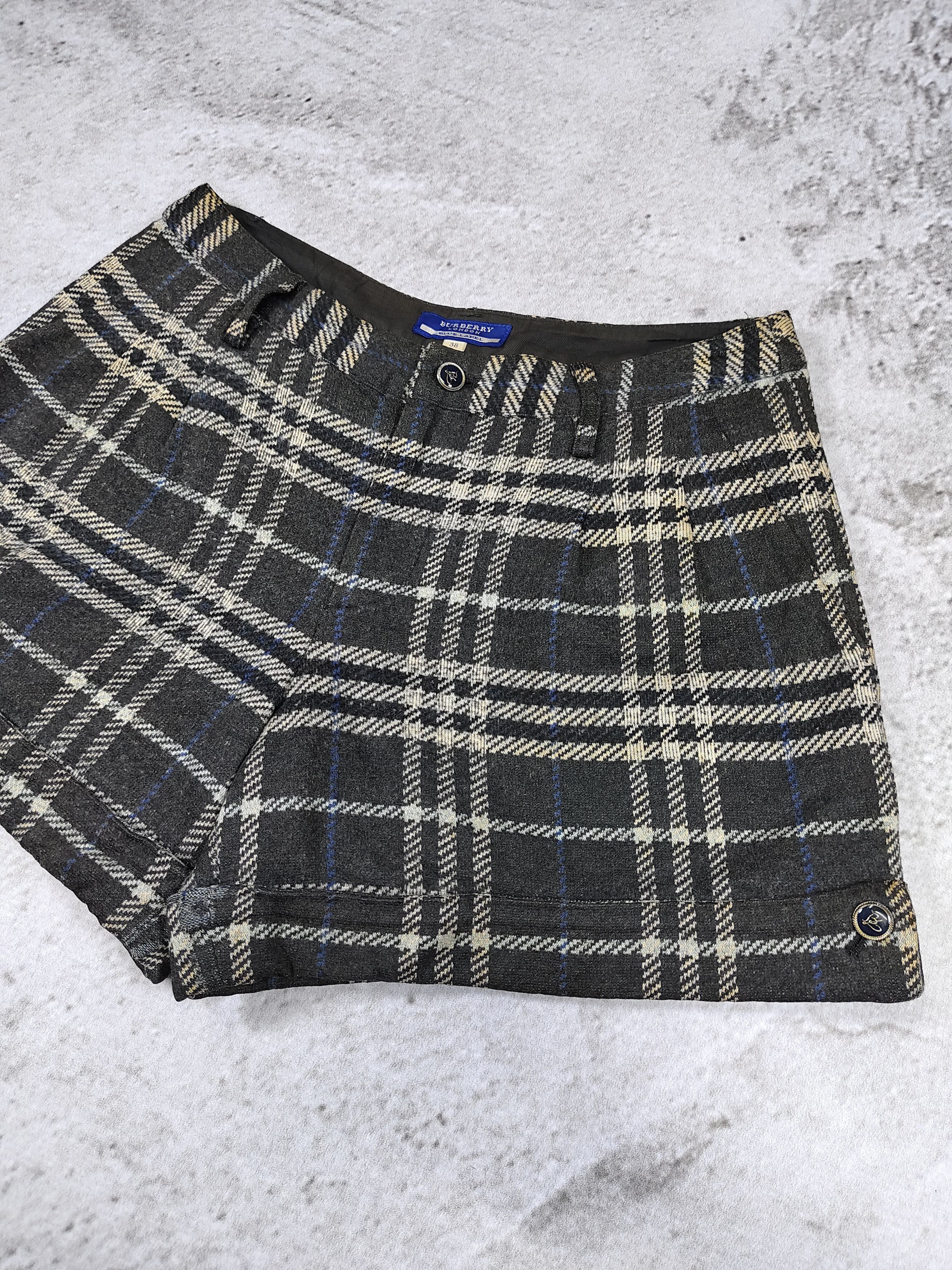 Burberry 2000s Burberry- Archive Y2K Plaid Tailored Mini Shorts Size 28" / US 6 / IT 42 - 2 Thumbnail