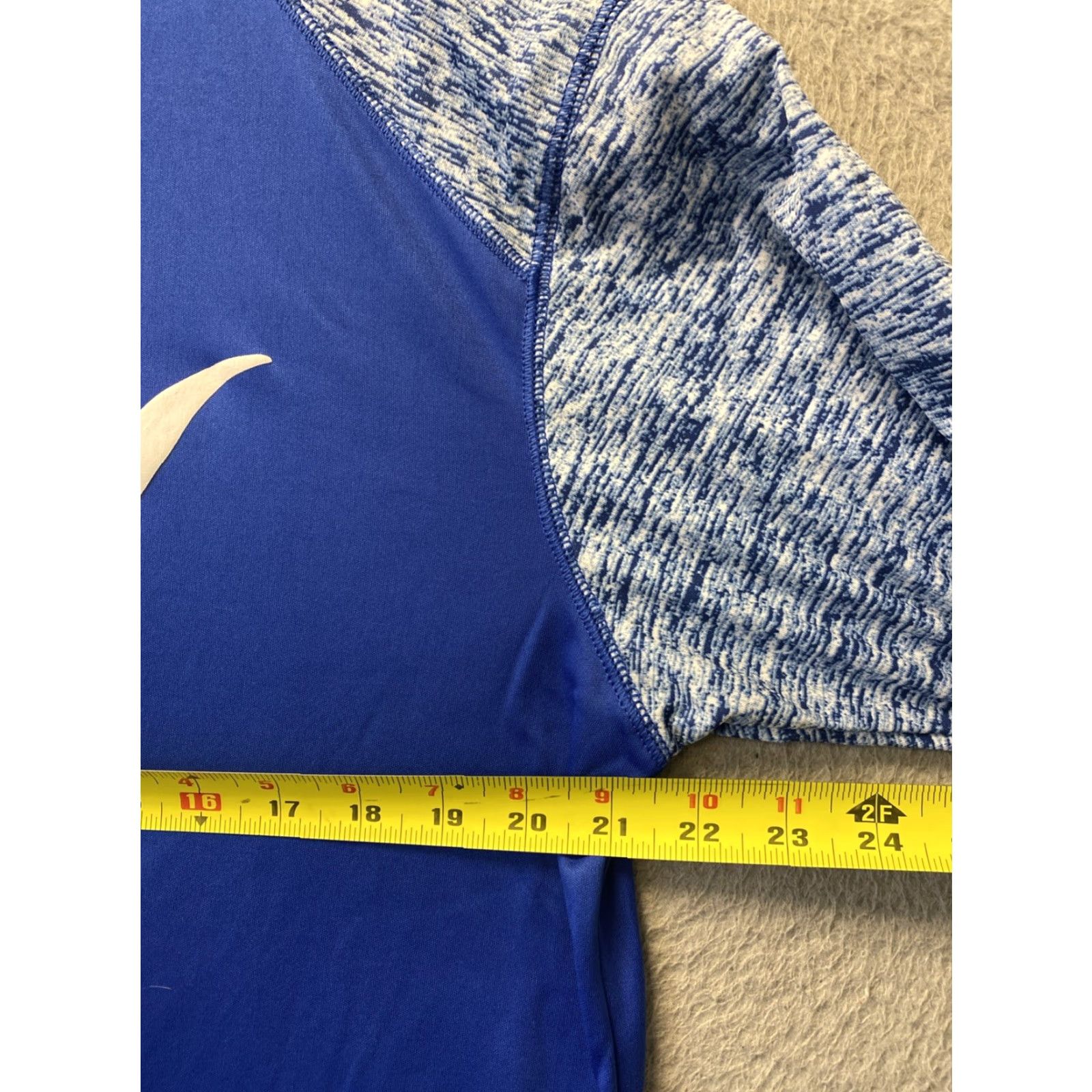 Vintage Badger Men Size Large Crew Neck T-Shirt Blue /143-36 Longhorns 2020-2029 Polyester Solid Short Sleeve Relaxed Regular Neck Size US L / EU 52-54 / 3 - 3 Thumbnail