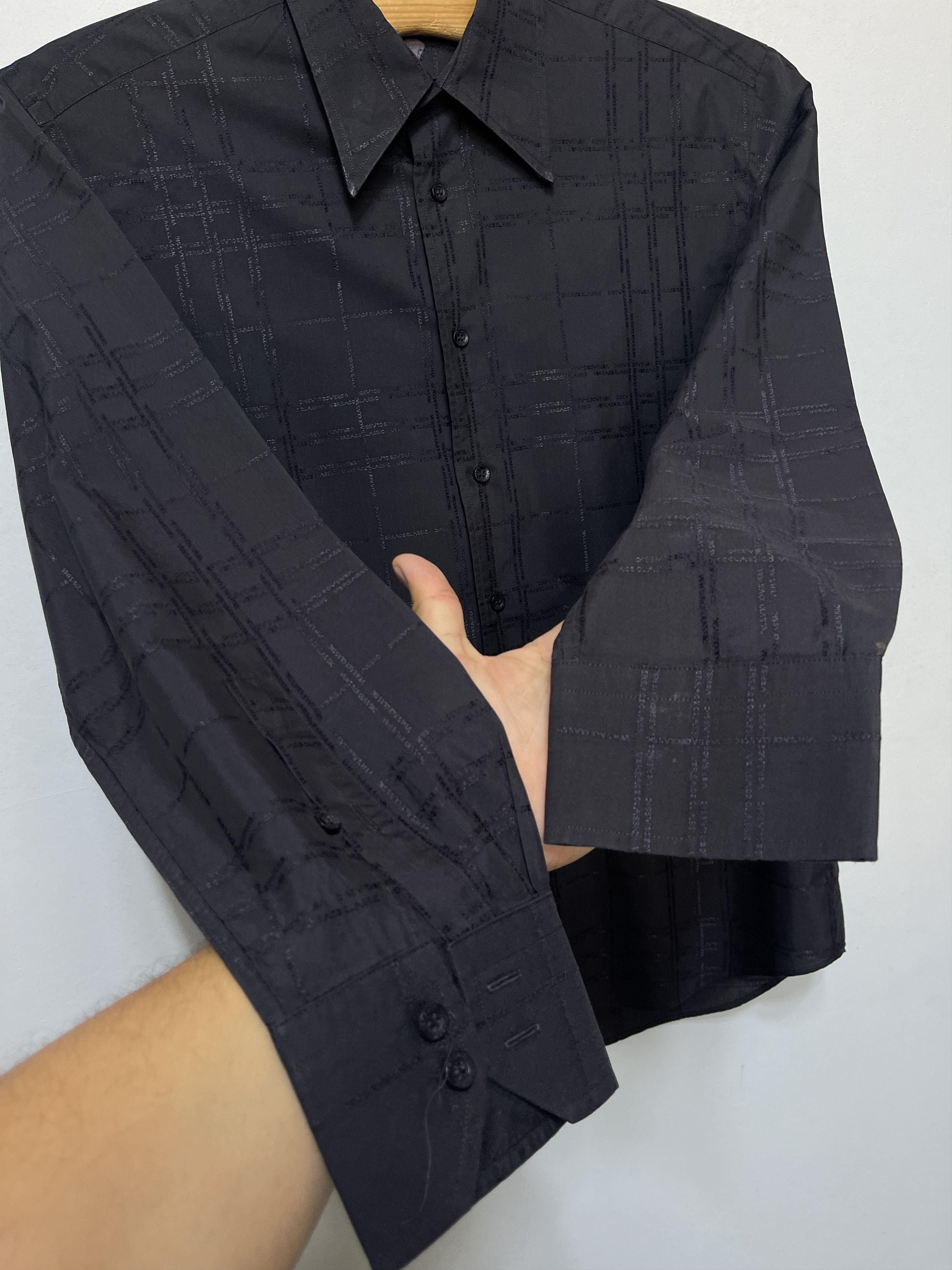 Versace 🔥 monogrammed shirt vintage versace black size L Size US L / EU 52-54 / 3 - 3 Thumbnail