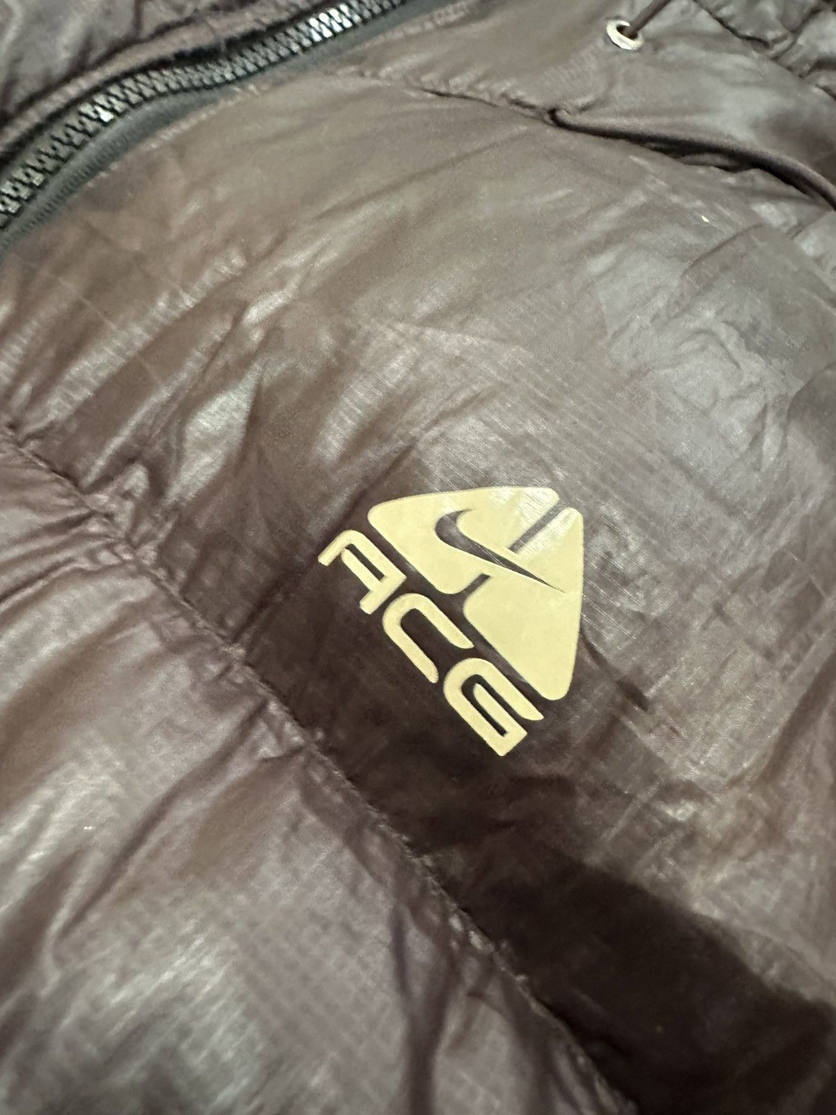 Nike ACG × Vintage Nike ACG Women’s vintage puffer down jacket Size L Size L / US 10 / IT 46 - 9 Thumbnail