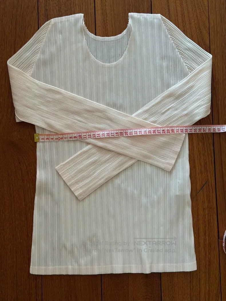 Issey Miyake Issey Miyake Pleated Long Sleeve Top Off-White Size L / US 10 / IT 46 - 2 Thumbnail