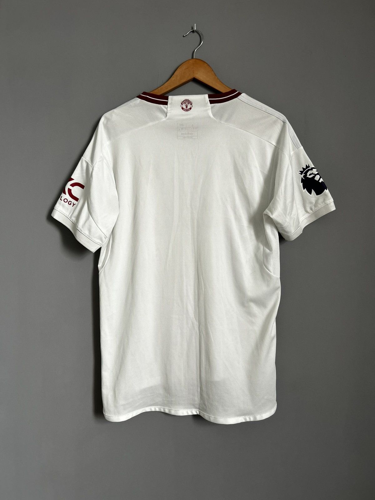 Adidas Manchester United adidas soccer jersey 2023 L white MANU Size US L / EU 52-54 / 3 - 4 Thumbnail