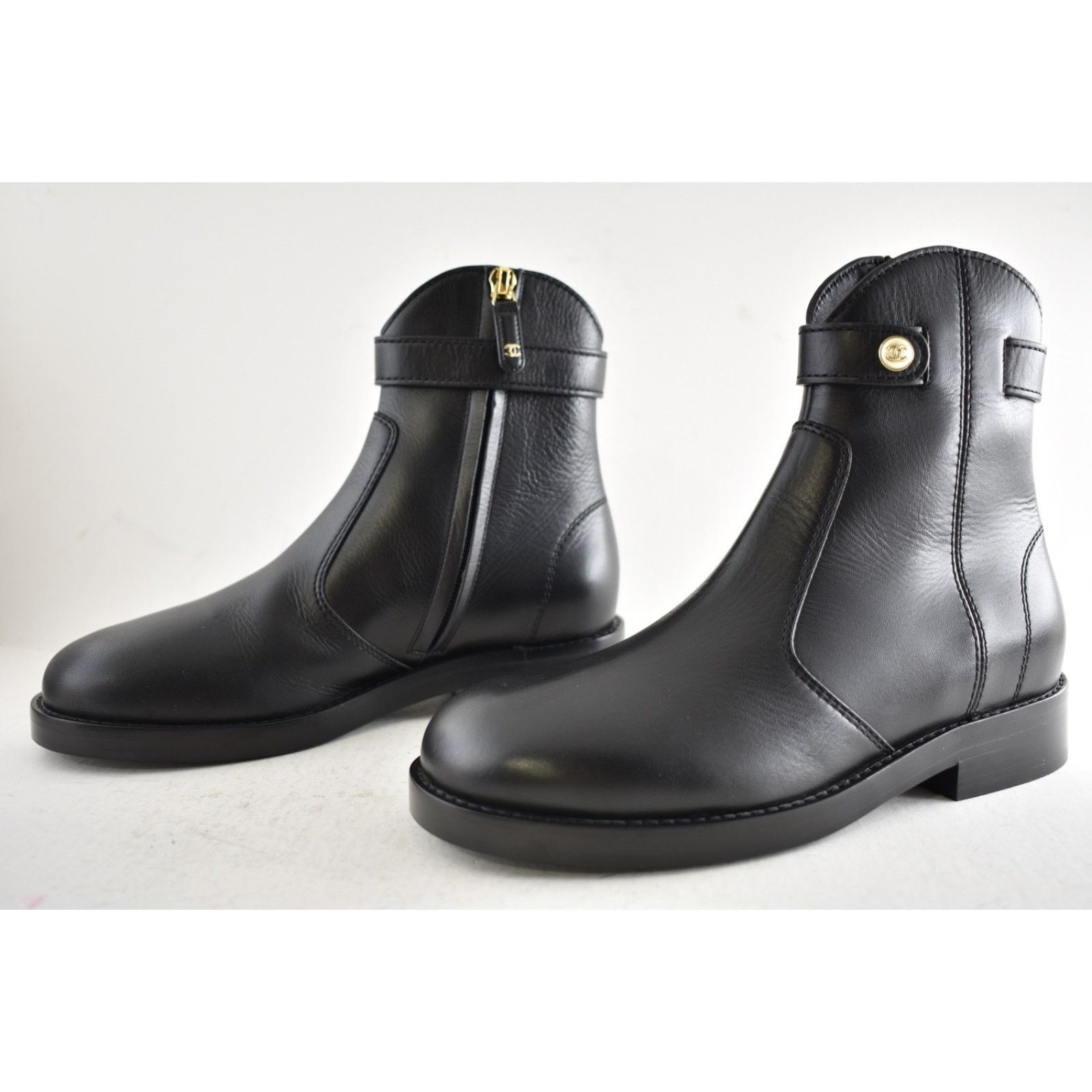 Chanel Chanel 24K Black Calfskin Pearl CC Western Ankle Boots 37 Size US 6 / IT 36 - 10 Thumbnail