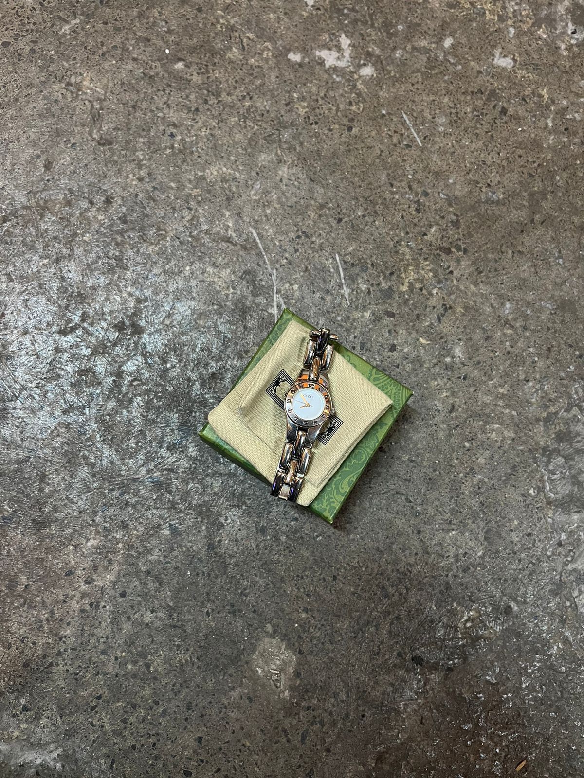 Gucci Gucci watch Size ONE SIZE - 4 Thumbnail