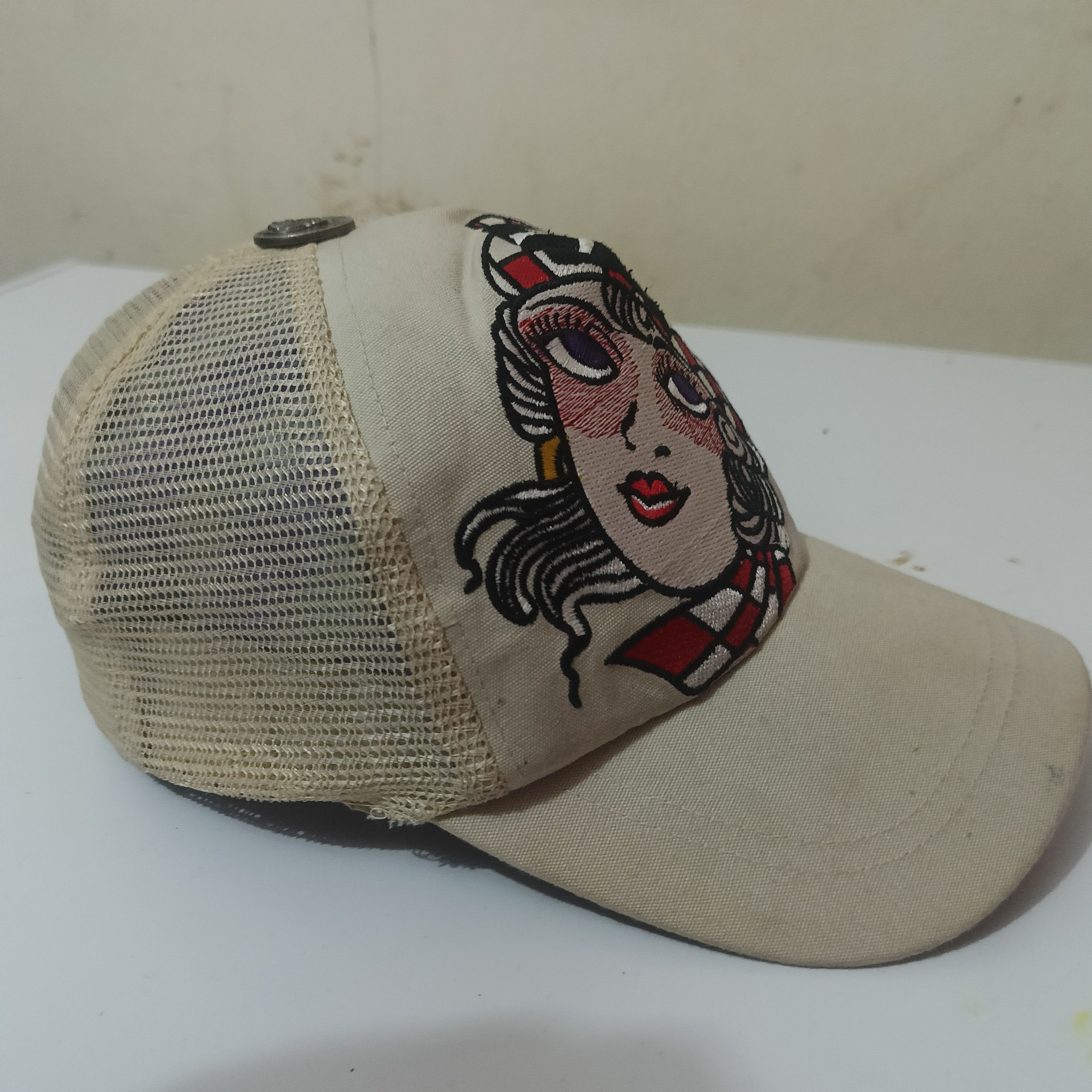 Designer × Japanese Brand Distressed trucker cap inspired ed hardy trucker cap Size ONE SIZE - 7 Thumbnail