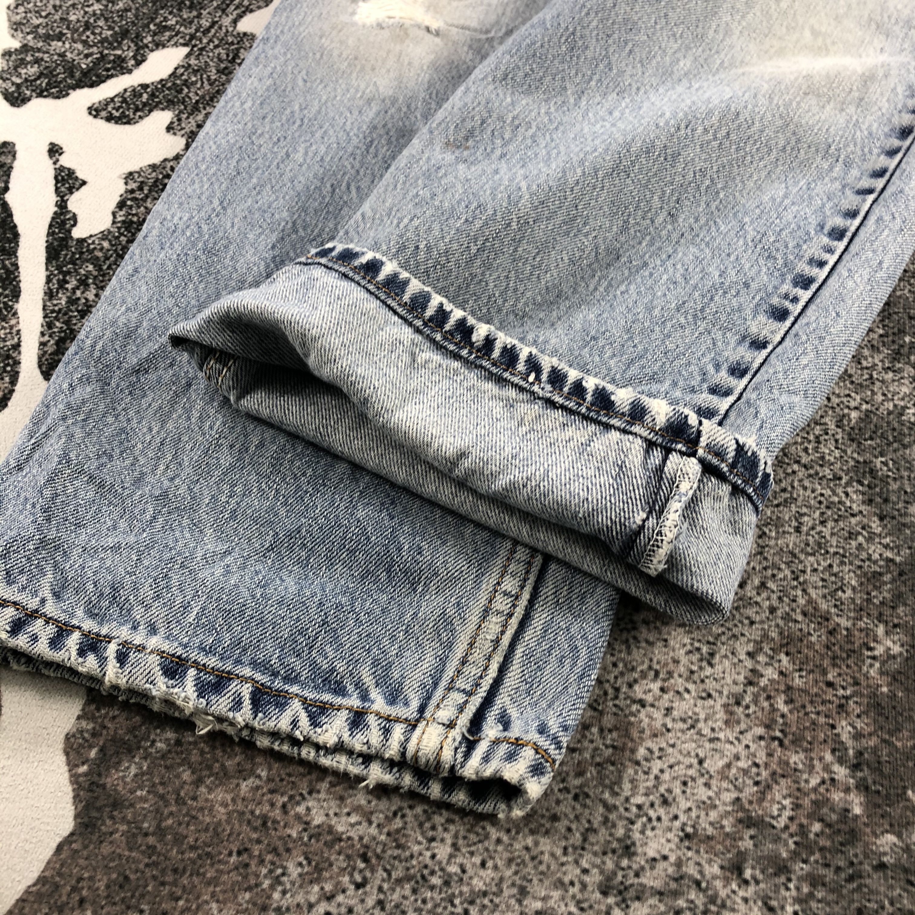 Levi's Vintage Levis 550 Jeans Distressed Denim KJ1112 Size US 34 / EU 50 - 7 Thumbnail