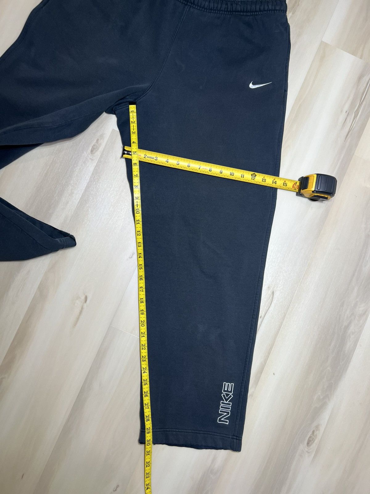 Nike Y2K Nike Sweatpants Embroidered Swoosh Grey Tag Faded Sz L Size US 32 / EU 48 - 5 Thumbnail