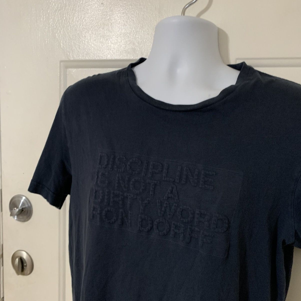 Designer Ron Dorff Discipline is not a Dirty Word Slim fit t shirt Size US L / EU 52-54 / 3 - 6 Thumbnail