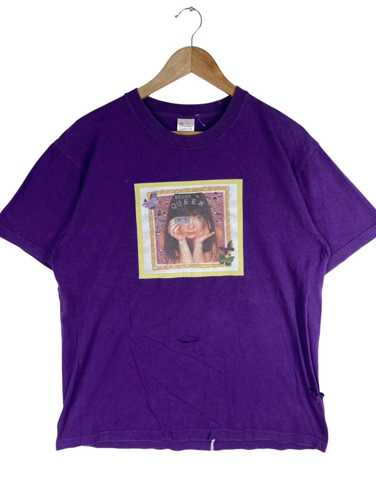 Band Tees Björk Guðmundsdóttir 4 QUEEN Bjork Distressed T-Shirt Size US L / EU 52-54 / 3 - 3 Thumbnail