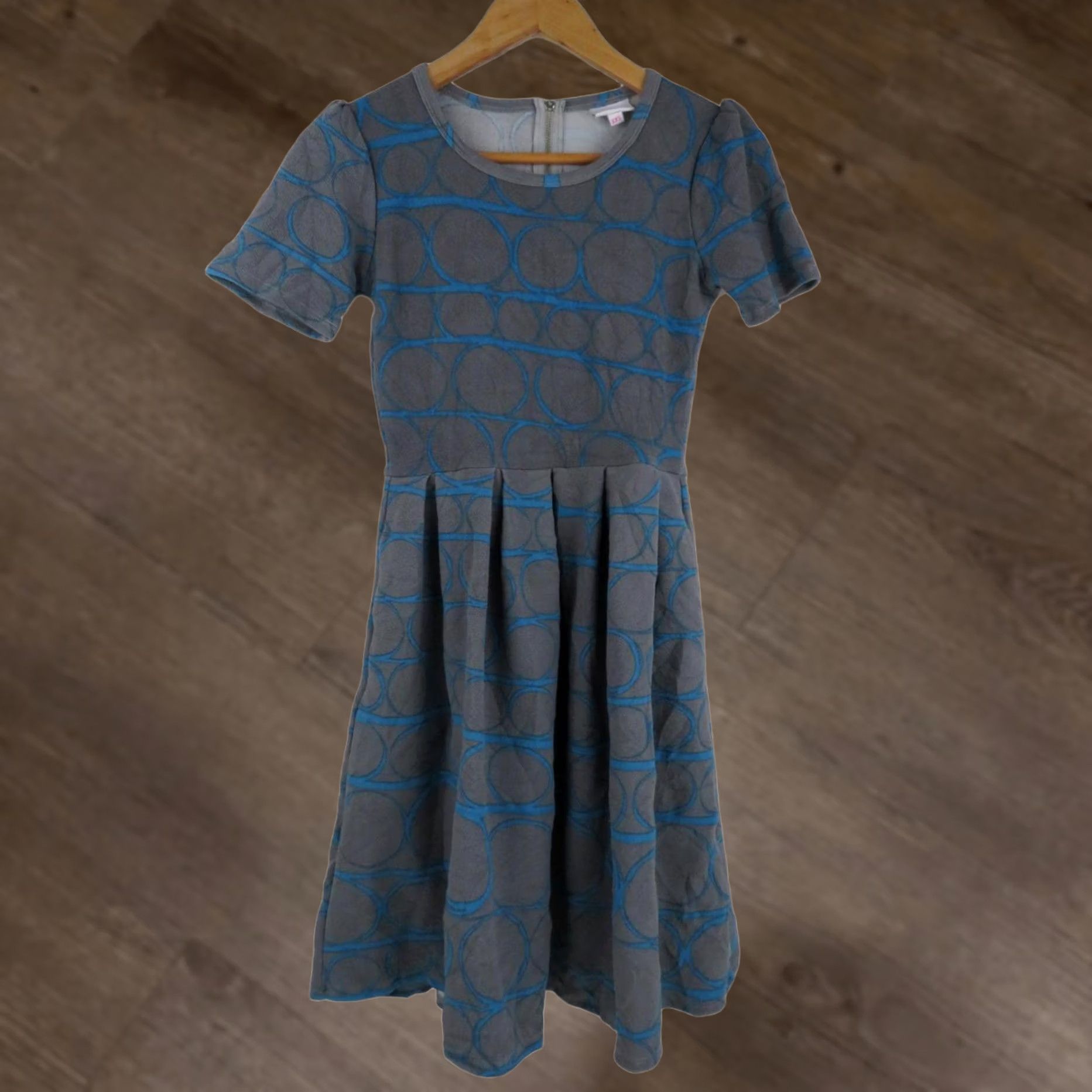 Vintage LULaROE Amelia Dress 2XS Gray Blue Unicorn Circles Fit & Flare Short Sleeve Knee Length Geometric Vintage Pattern Women Size XXS / US 00 / IT 34 - 1 Thumbnail