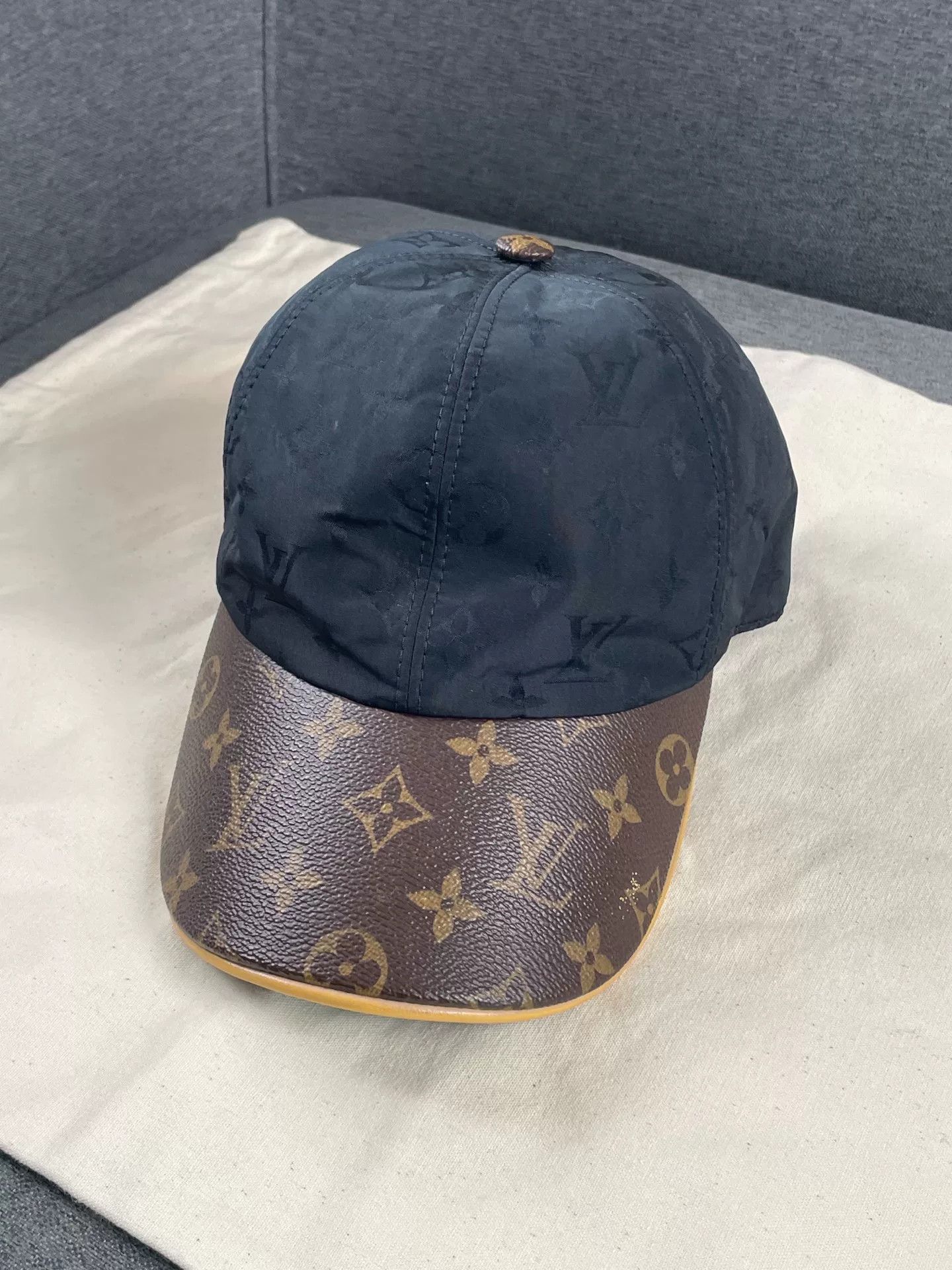 Louis Vuitton Louis Vuitton Monogram Leather Baseball Cap Size ONE SIZE - 1 Thumbnail
