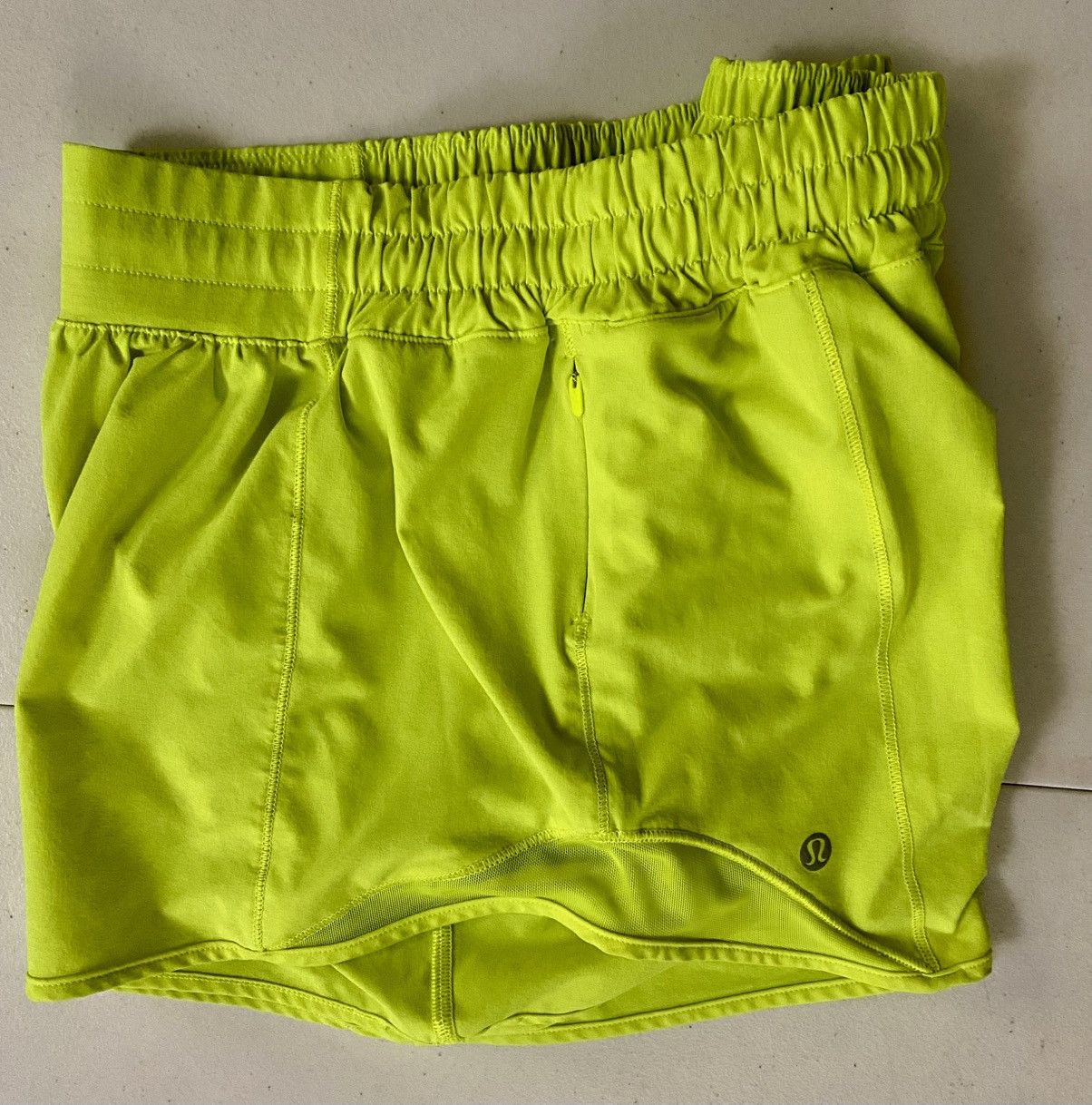 Lululemon Hotty Hot High-Rise Short 4" Lined Highlight Yellow 10 VGC Size 32" / US 10 / IT 46 - 10 Thumbnail