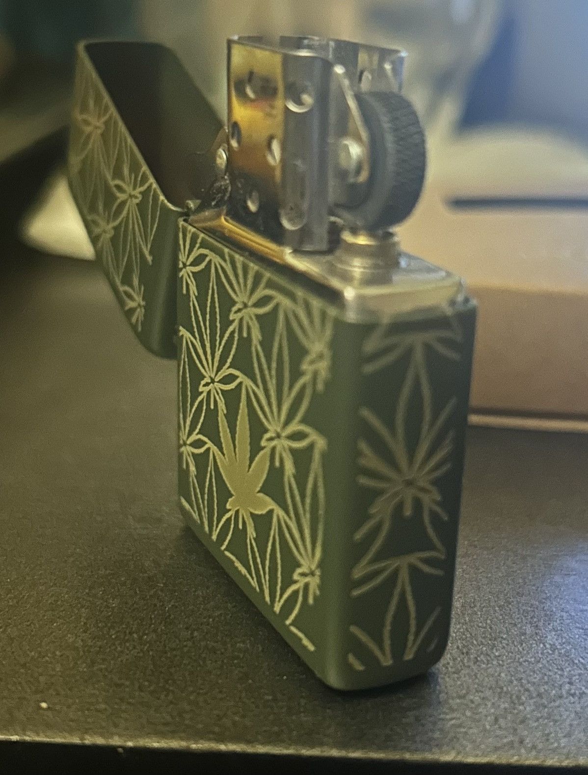 Zippo Zippo “All Around Leaf” Design Lighter Size ONE SIZE - 1 Thumbnail