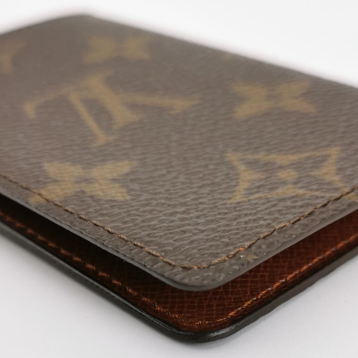 Louis Vuitton Louis Vuitton (LV) Old Passport Holder with Monogram -y2506 Size ONE SIZE - 8 Thumbnail