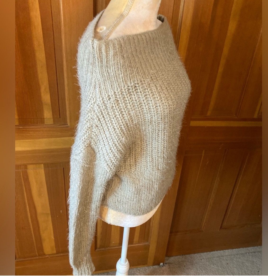 Designer × Other NWOT, Active USA Women’s Grey Off Shoulder Sweater. Size S / US 4 / IT 40 - 3 Thumbnail