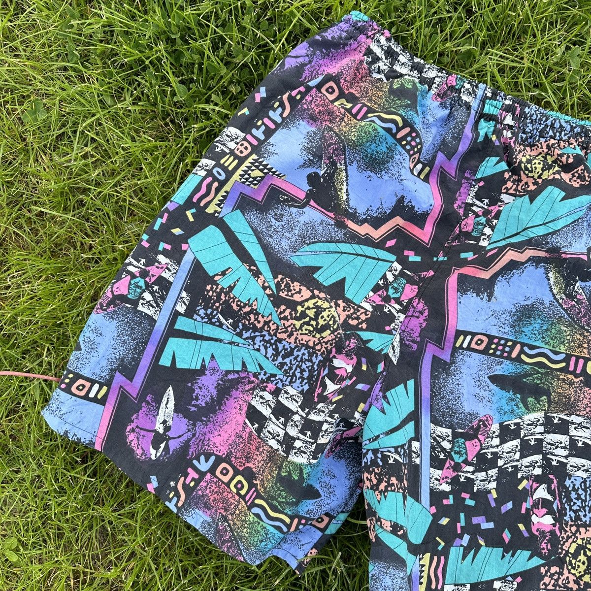 Vintage Vintage Shorts Graffiti Swimming Rare Hip Hop Hippie XL Size US 36 / EU 52 - 5 Thumbnail