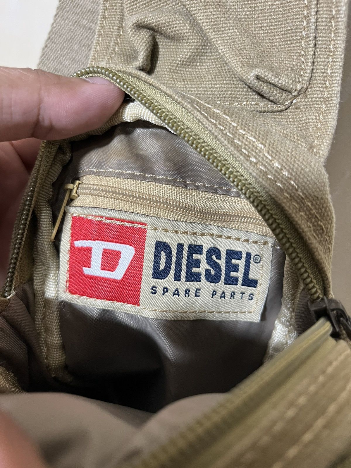 Diesel Vintage Diesel Multi Pocket Cross Body Bag Size ONE SIZE - 3 Thumbnail