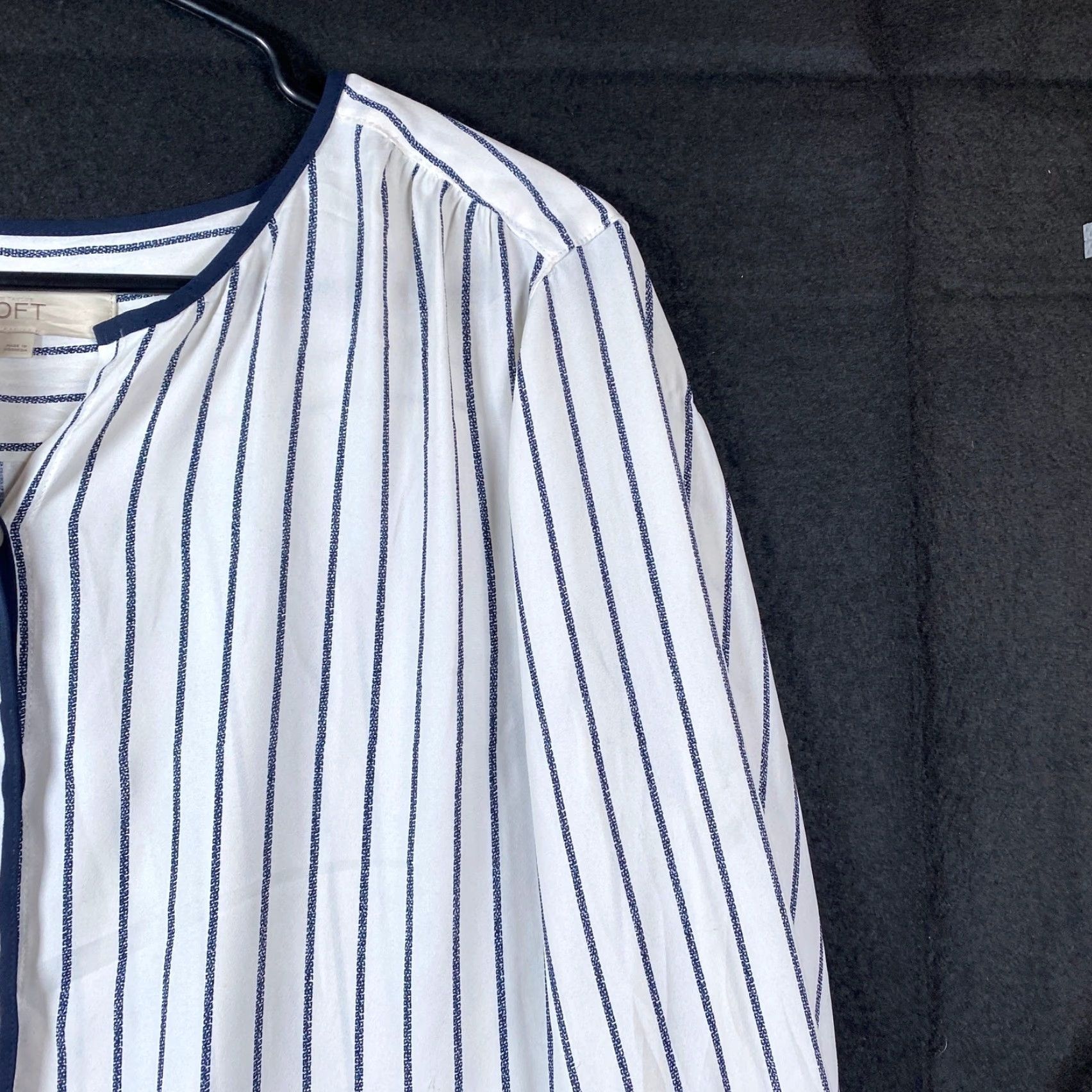 Loft Ann Taylor Loft Blouse White Blue Stripe Button Down Long Sleeve Large Size L / US 10 / IT 46 - 5 Thumbnail
