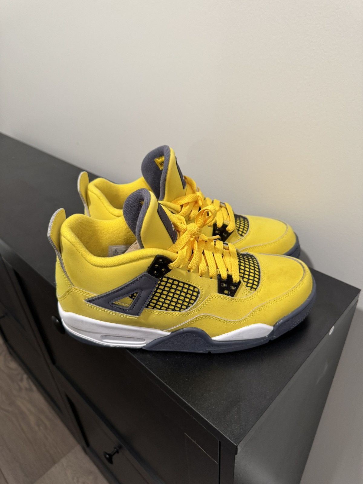 Jordan Brand × Nike Jordan 4 Retro Lightning 2021 (Gs) Size US 7 / EU 40 - 4 Thumbnail
